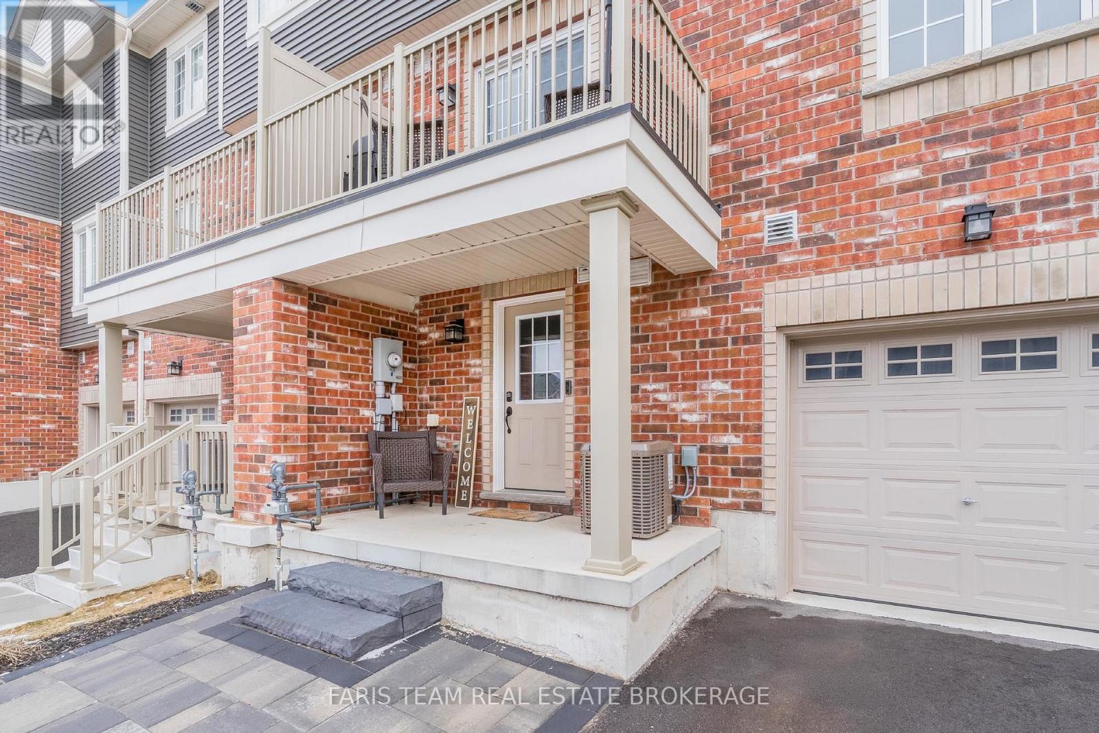 34 Hay Lane, Barrie, Ontario  L9J 0V5 - Photo 5 - S12903670