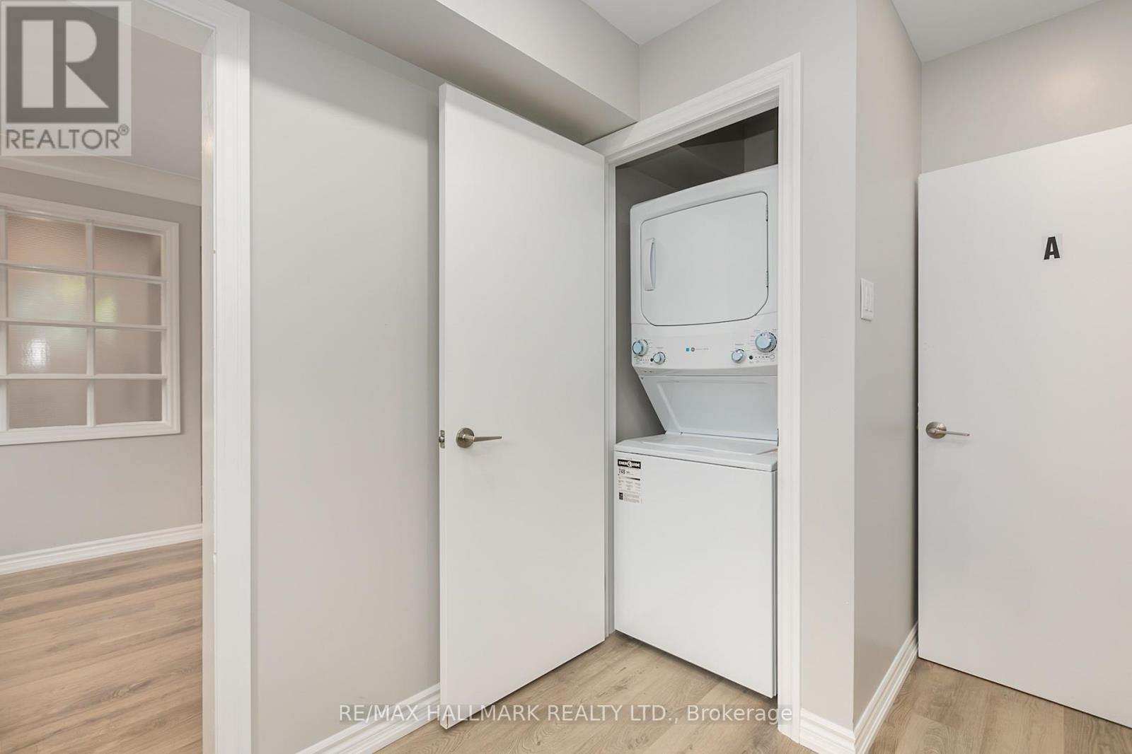 Upper - 201 High Street, Whitby, Ontario  L1N 5H5 - Photo 4 - E12800918