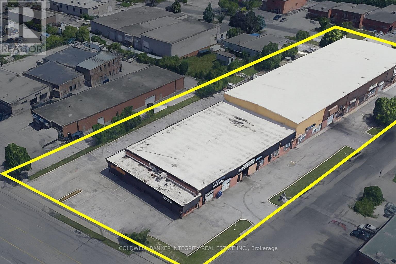 1490 Speers Road, Oakville, Ontario  L6L 2X6 - Photo 4 - W12397149