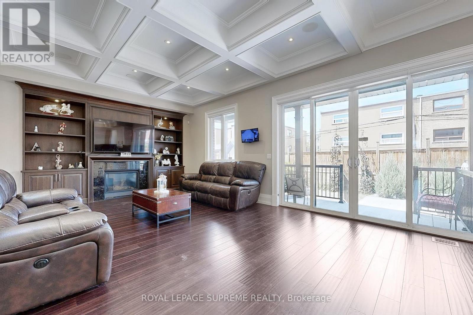 52b Cork Avenue, Toronto, Ontario  M6B 2X8 - Photo 4 - W12886512