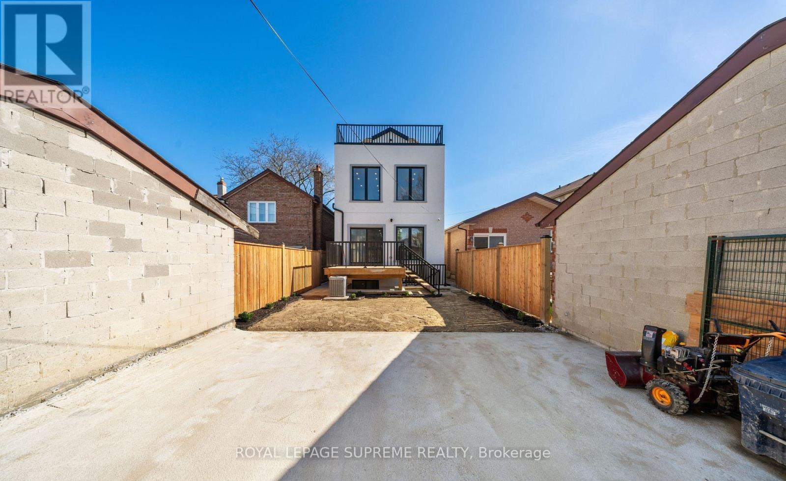 82 Pritchard Avenue, Toronto, Ontario  M6N 1T3 - Photo 46 - W12887502