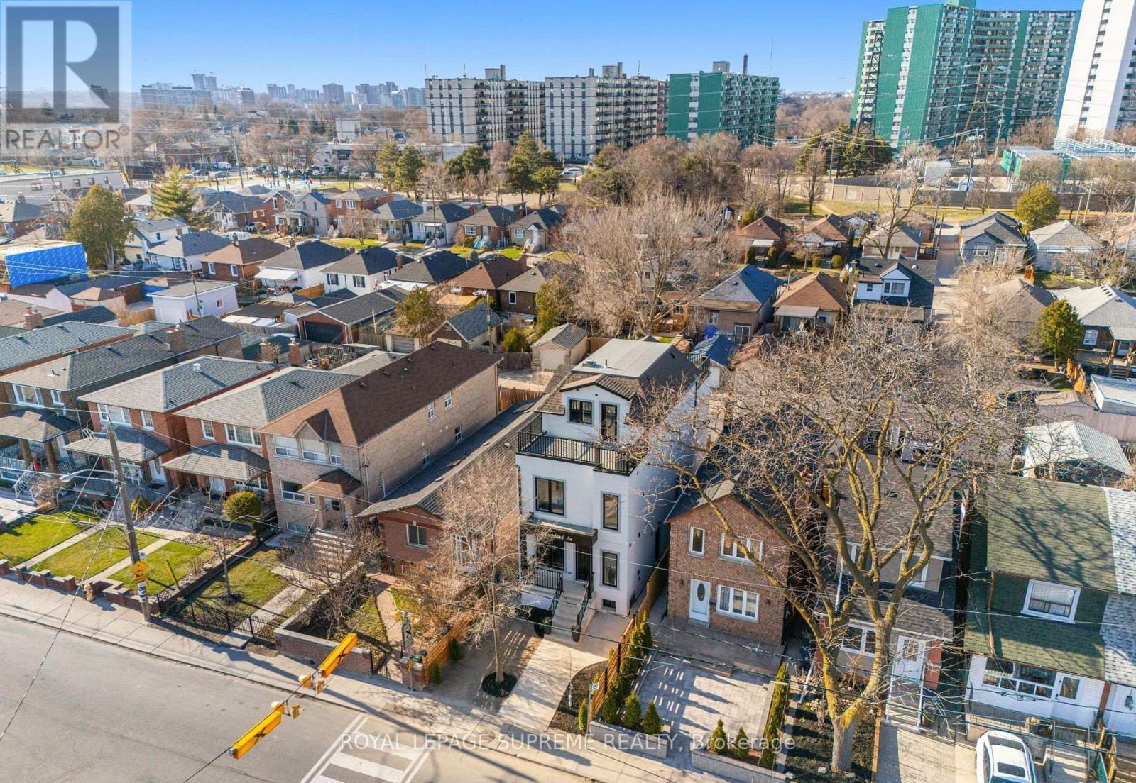 82 Pritchard Avenue, Toronto, Ontario  M6N 1T3 - Photo 49 - W12887502