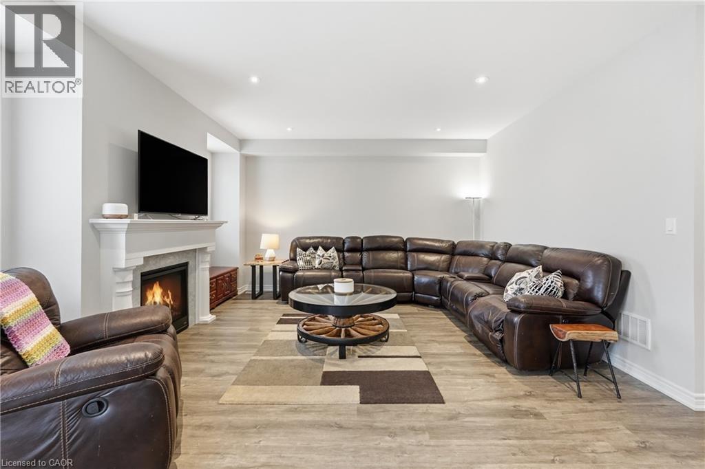 4025 Highland Park Drive, Beamsville, Ontario  L3J 0S9 - Photo 9 - 40812769