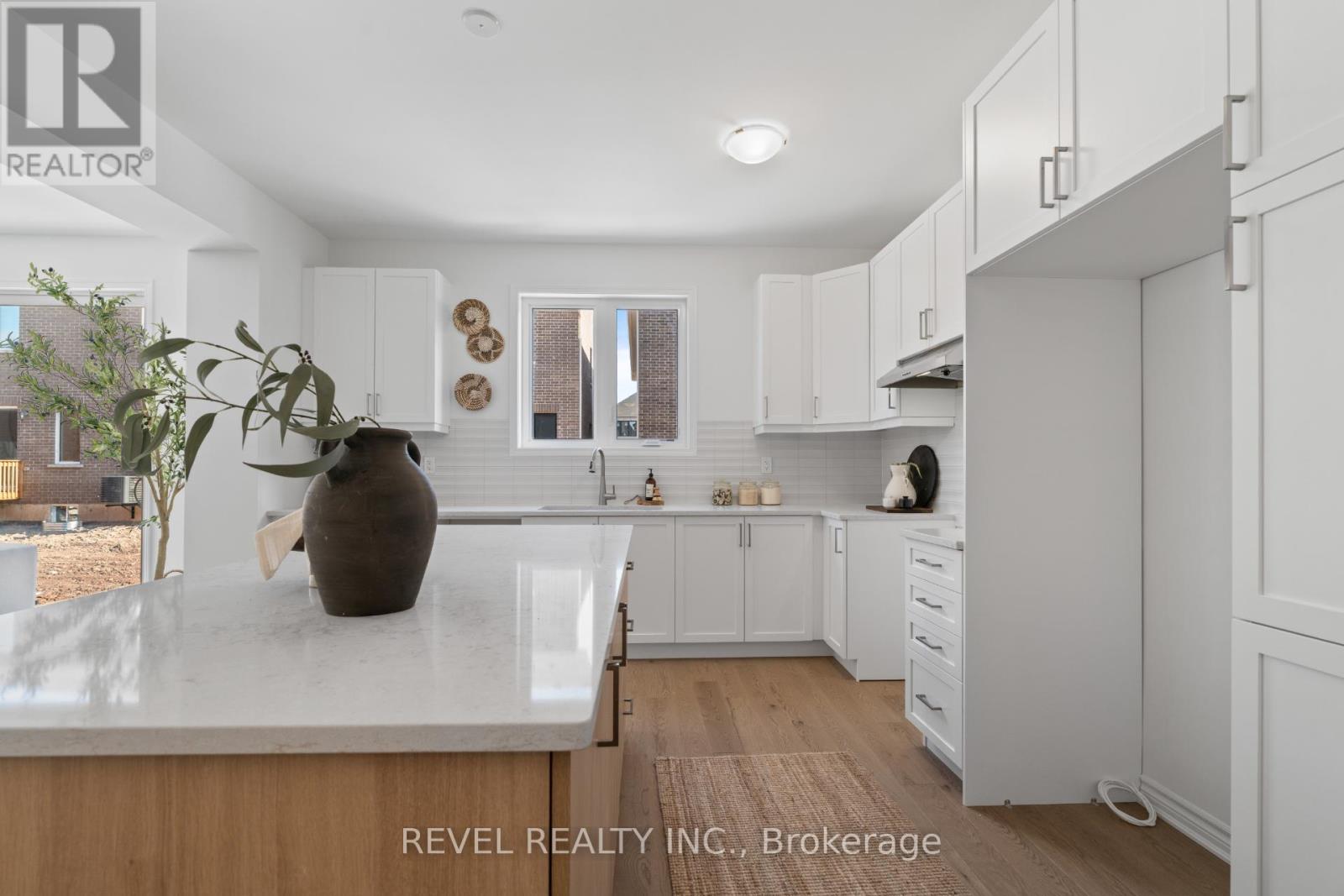 1391 Hearns Place, Milton, Ontario  L9E 2J8 - Photo 10 - W12903502