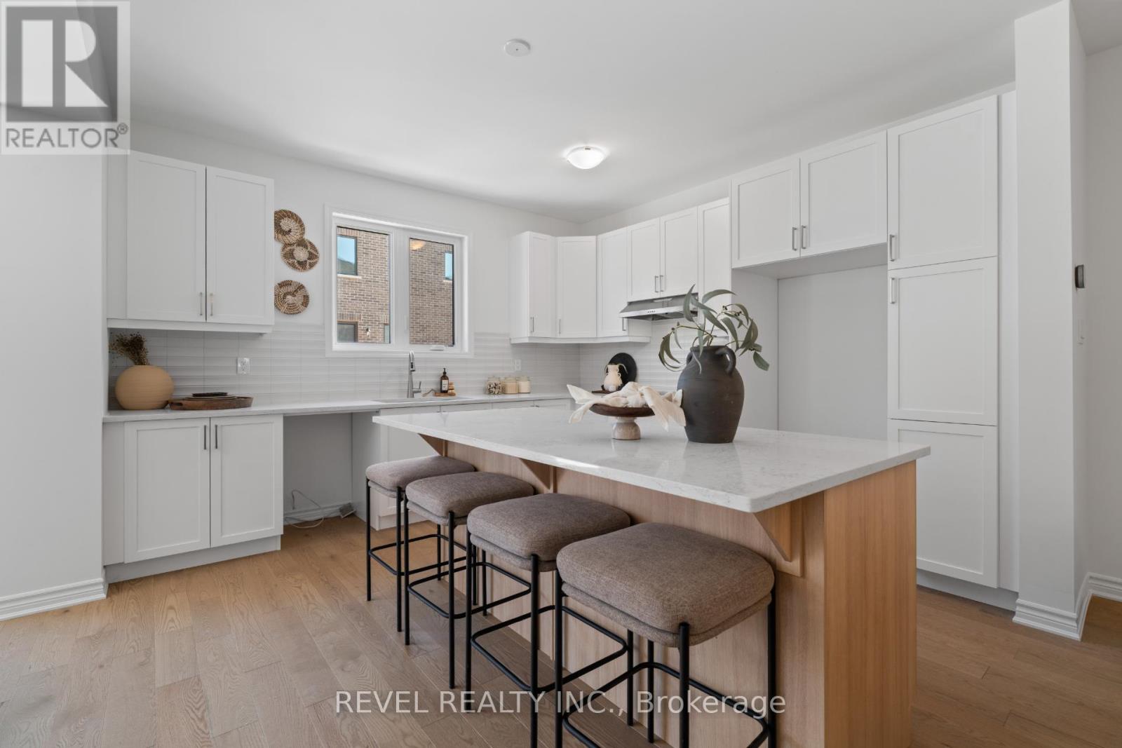 1391 Hearns Place, Milton, Ontario  L9E 2J8 - Photo 11 - W12903502