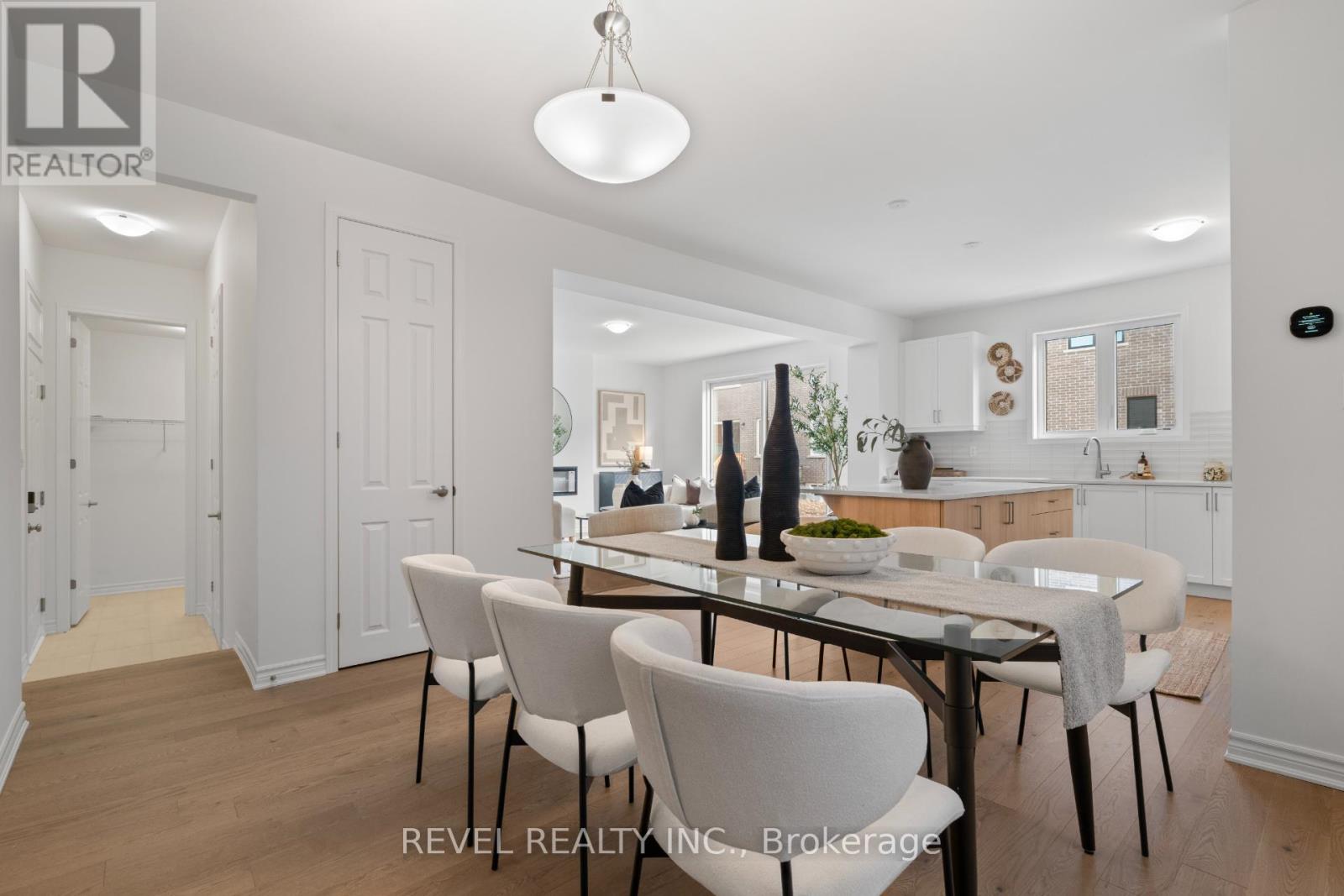 1391 Hearns Place, Milton, Ontario  L9E 2J8 - Photo 6 - W12903502