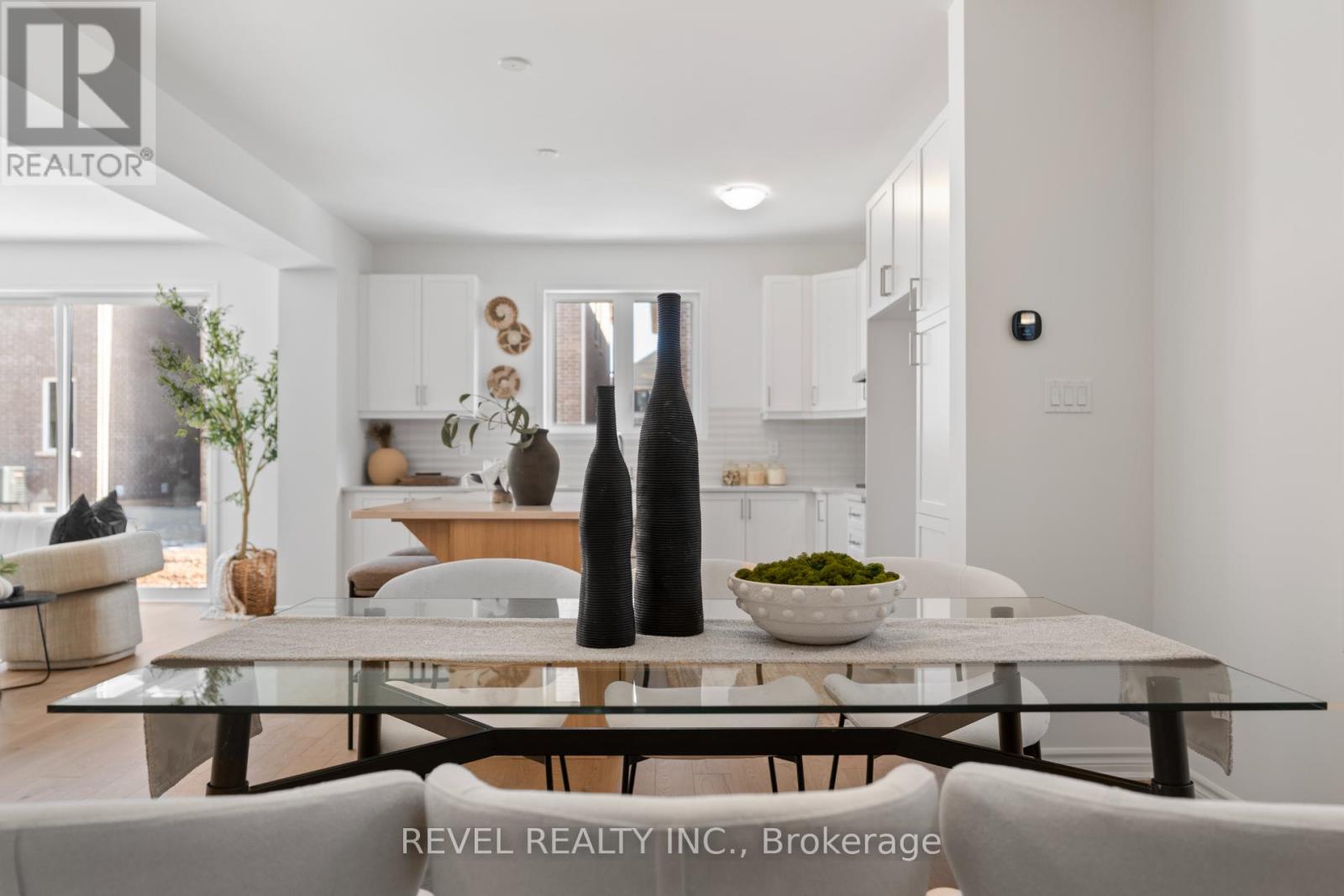 1391 Hearns Place, Milton, Ontario  L9E 2J8 - Photo 8 - W12903502