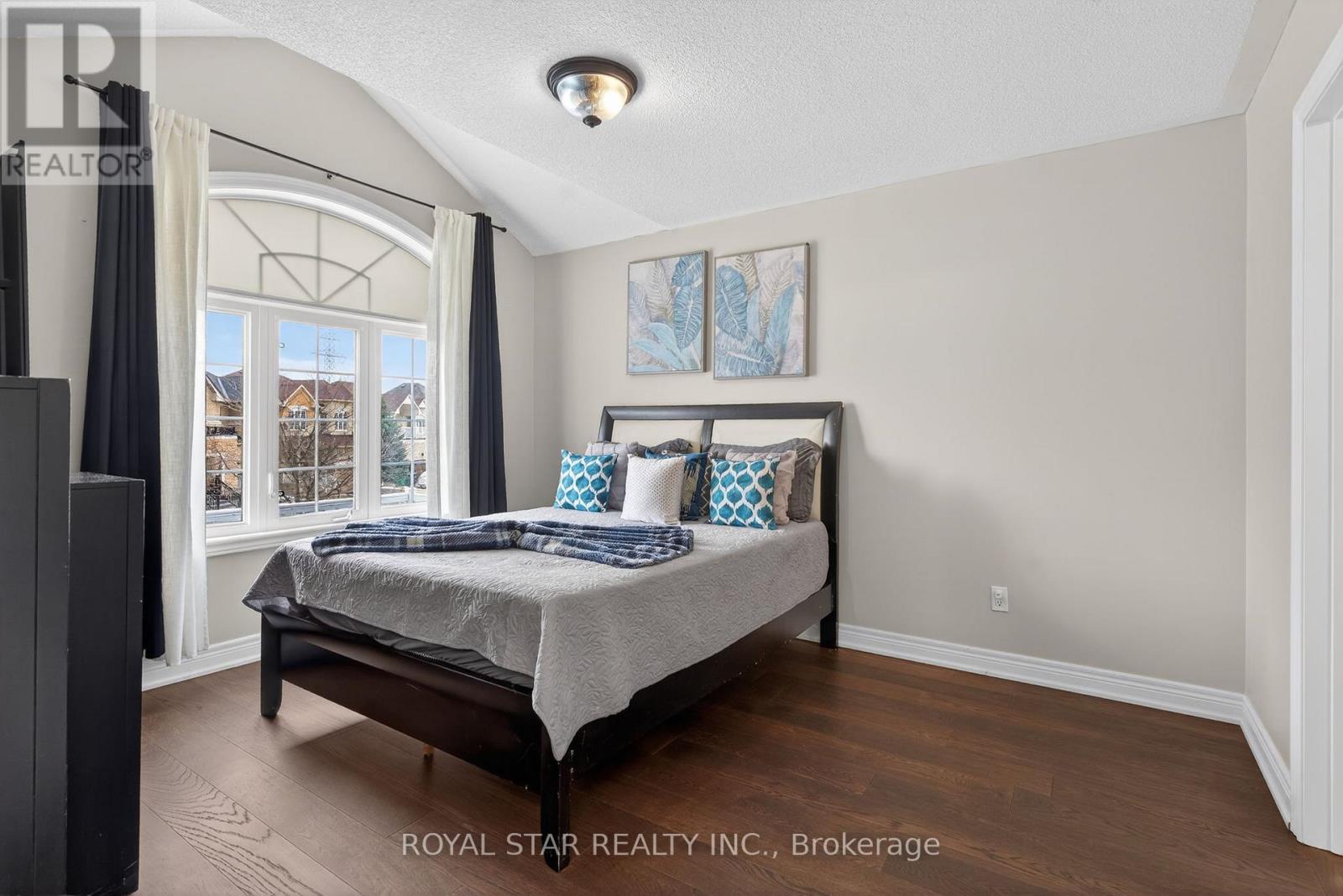 10 Solidarity Court, Brampton, Ontario  L6Y 0L5 - Photo 19 - W12903506