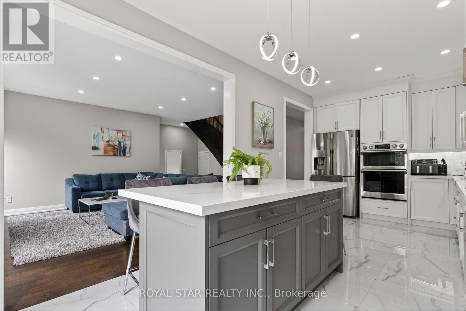 10 Solidarity Court, Brampton, Ontario  L6Y 0L5 - Photo 6 - W12903506