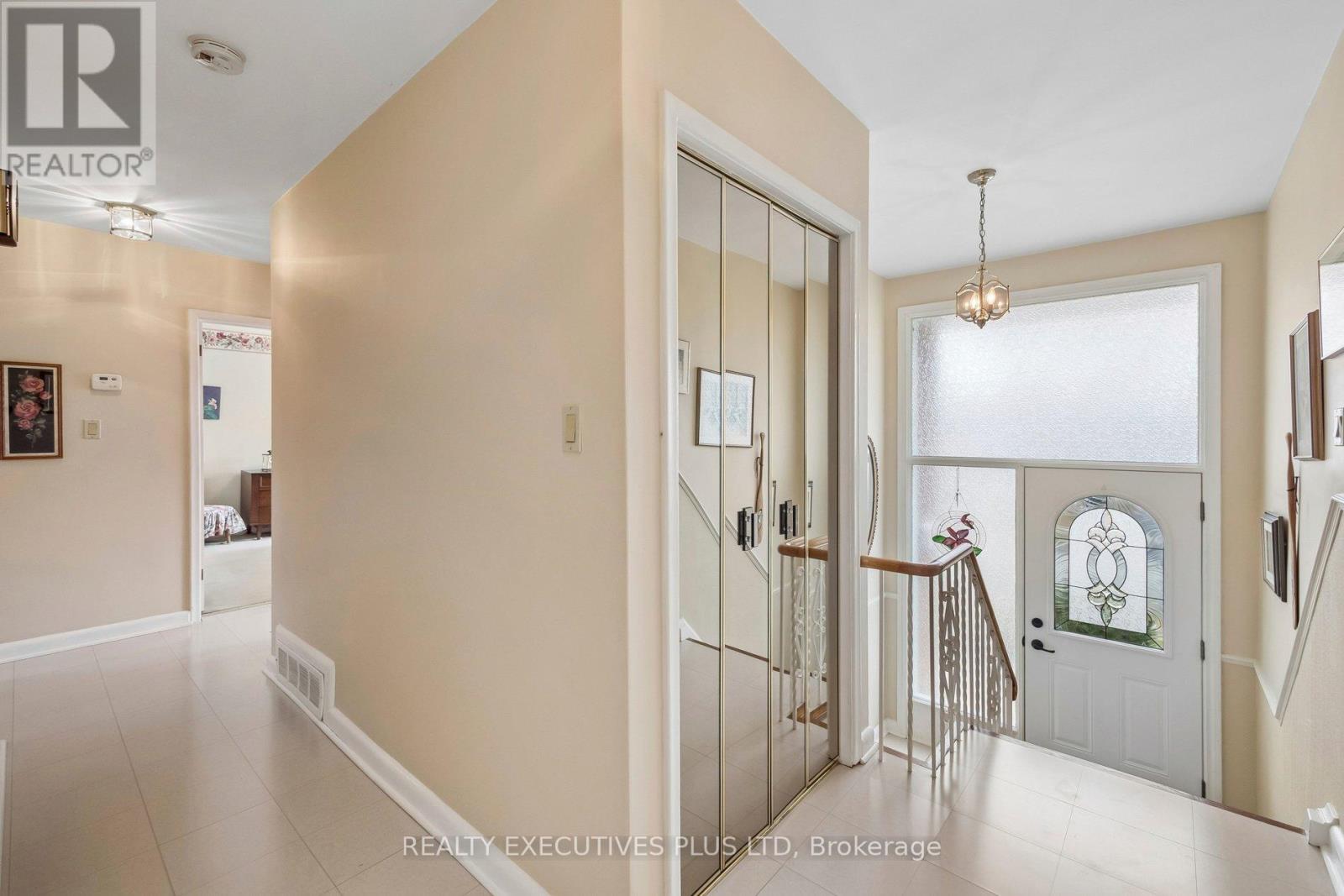 42 Bankfield Drive, Toronto, Ontario  M9V 2P8 - Photo 17 - W12903514