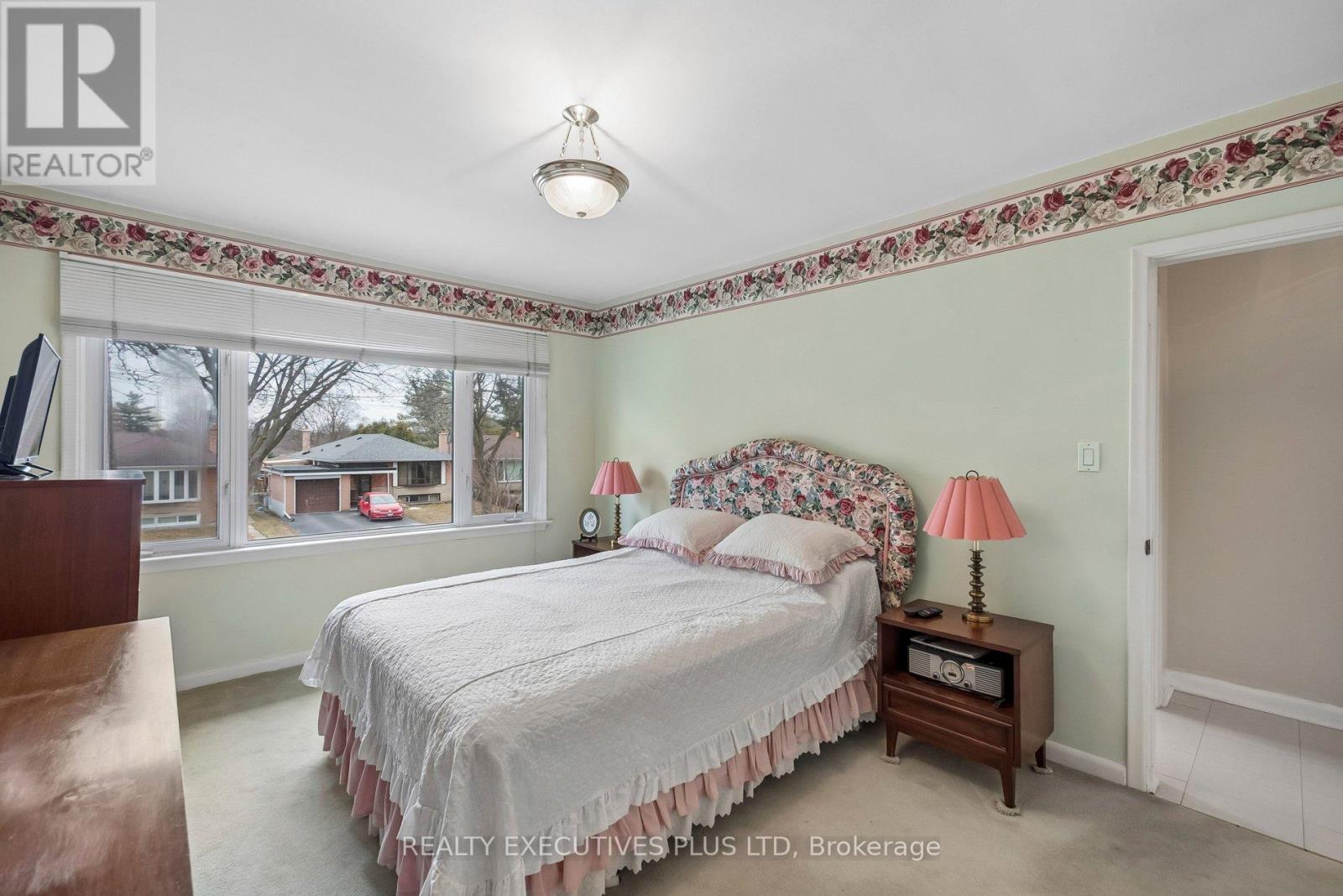 42 Bankfield Drive, Toronto, Ontario  M9V 2P8 - Photo 18 - W12903514