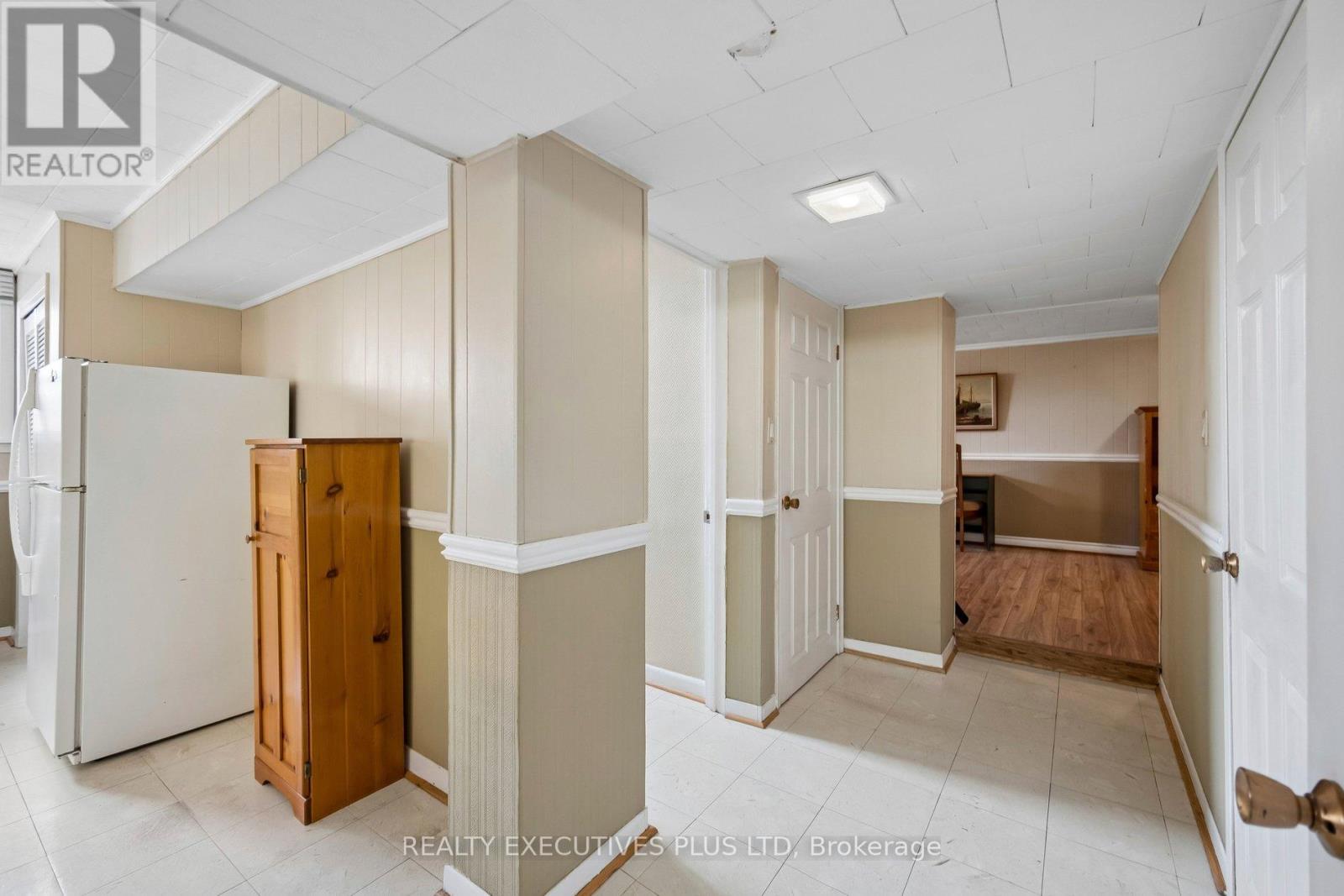 42 Bankfield Drive, Toronto, Ontario  M9V 2P8 - Photo 24 - W12903514