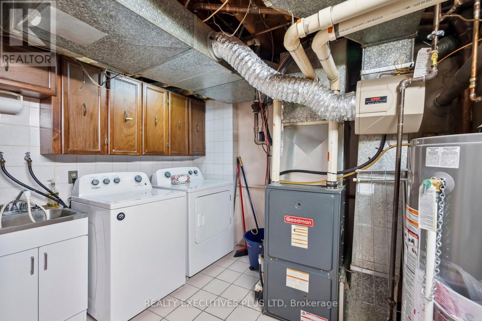 42 Bankfield Drive, Toronto, Ontario  M9V 2P8 - Photo 30 - W12903514