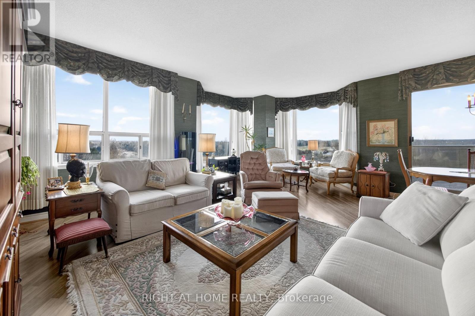 702 - 1901 Pilgrims Way, Oakville, Ontario  L6M 2W9 - Photo 14 - W12903538