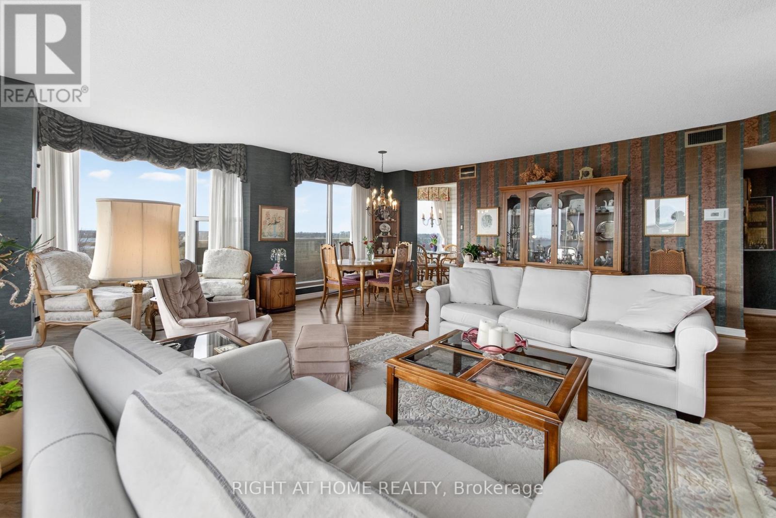 702 - 1901 Pilgrims Way, Oakville, Ontario  L6M 2W9 - Photo 16 - W12903538