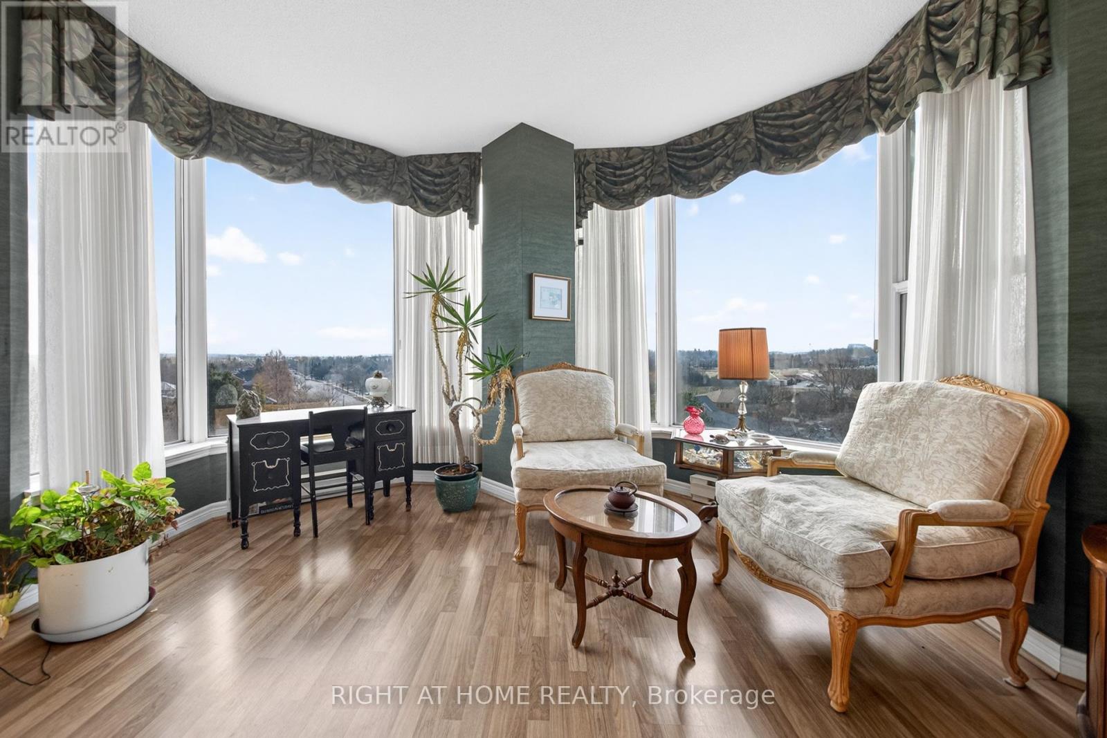 702 - 1901 Pilgrims Way, Oakville, Ontario  L6M 2W9 - Photo 17 - W12903538