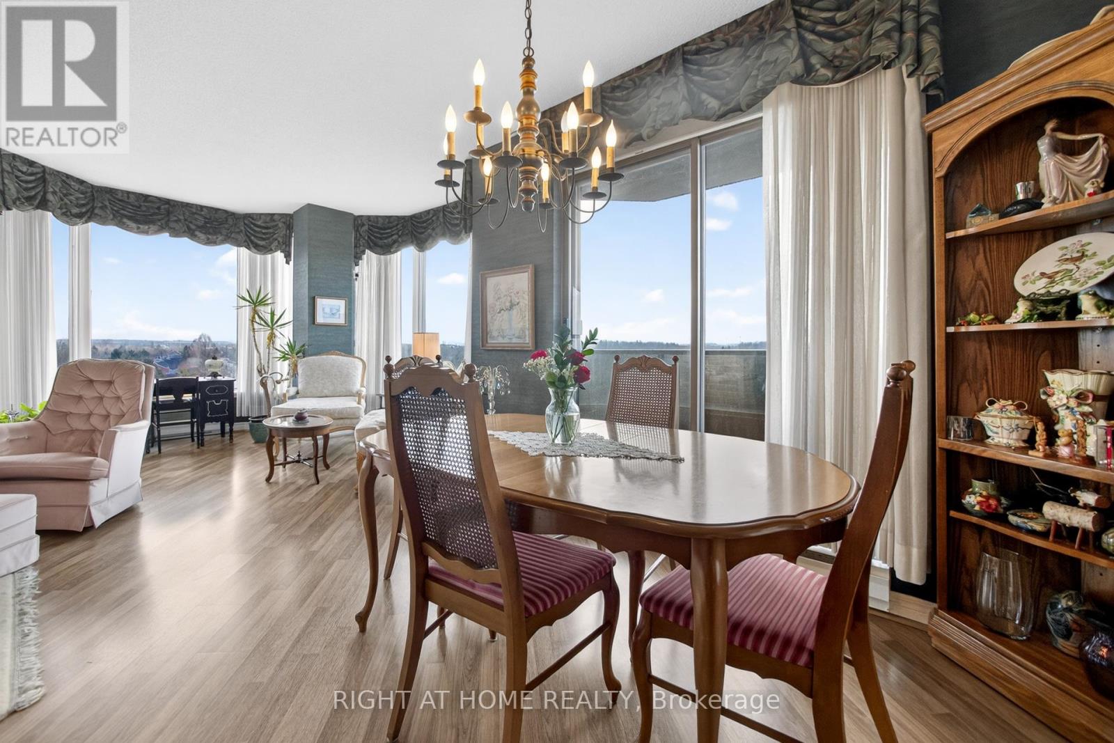 702 - 1901 Pilgrims Way, Oakville, Ontario  L6M 2W9 - Photo 19 - W12903538