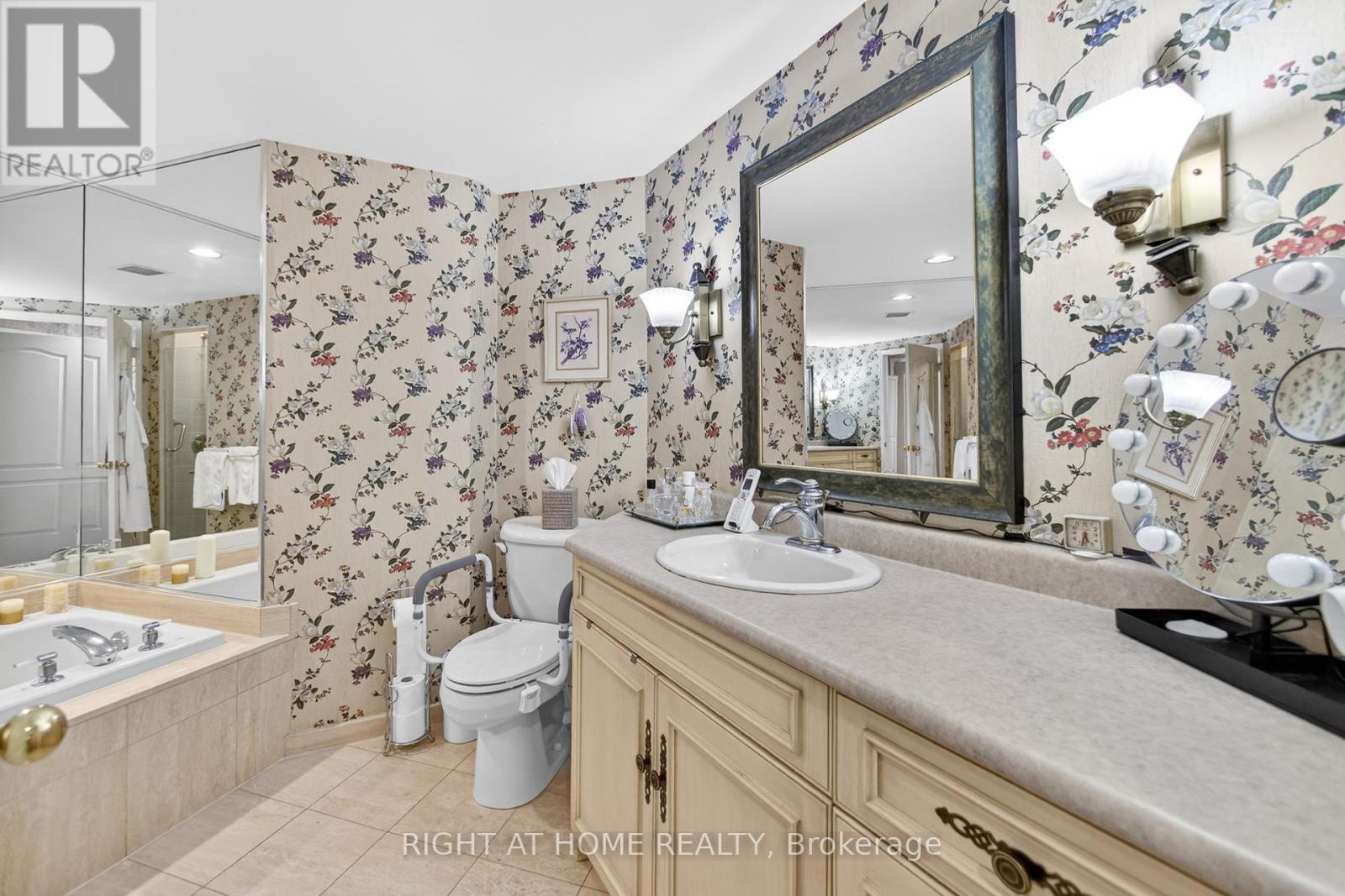 702 - 1901 Pilgrims Way, Oakville, Ontario  L6M 2W9 - Photo 29 - W12903538