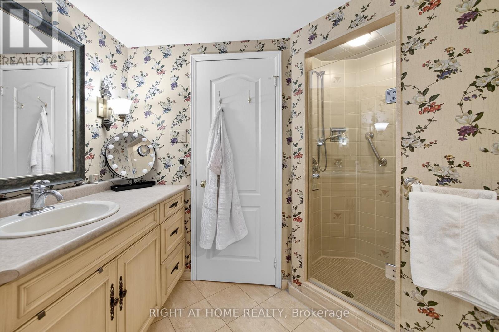 702 - 1901 Pilgrims Way, Oakville, Ontario  L6M 2W9 - Photo 30 - W12903538