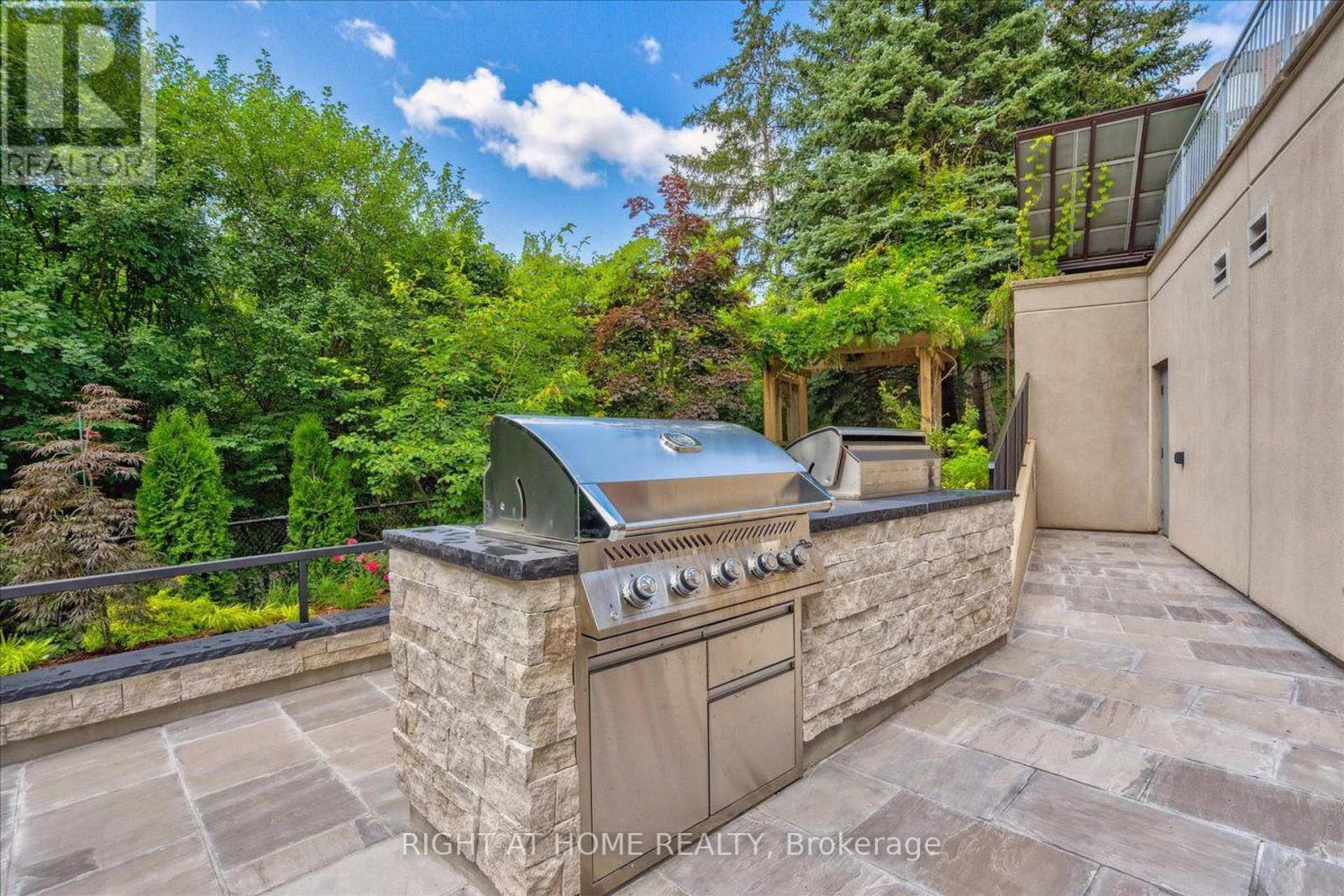 702 - 1901 Pilgrims Way, Oakville, Ontario  L6M 2W9 - Photo 45 - W12903538