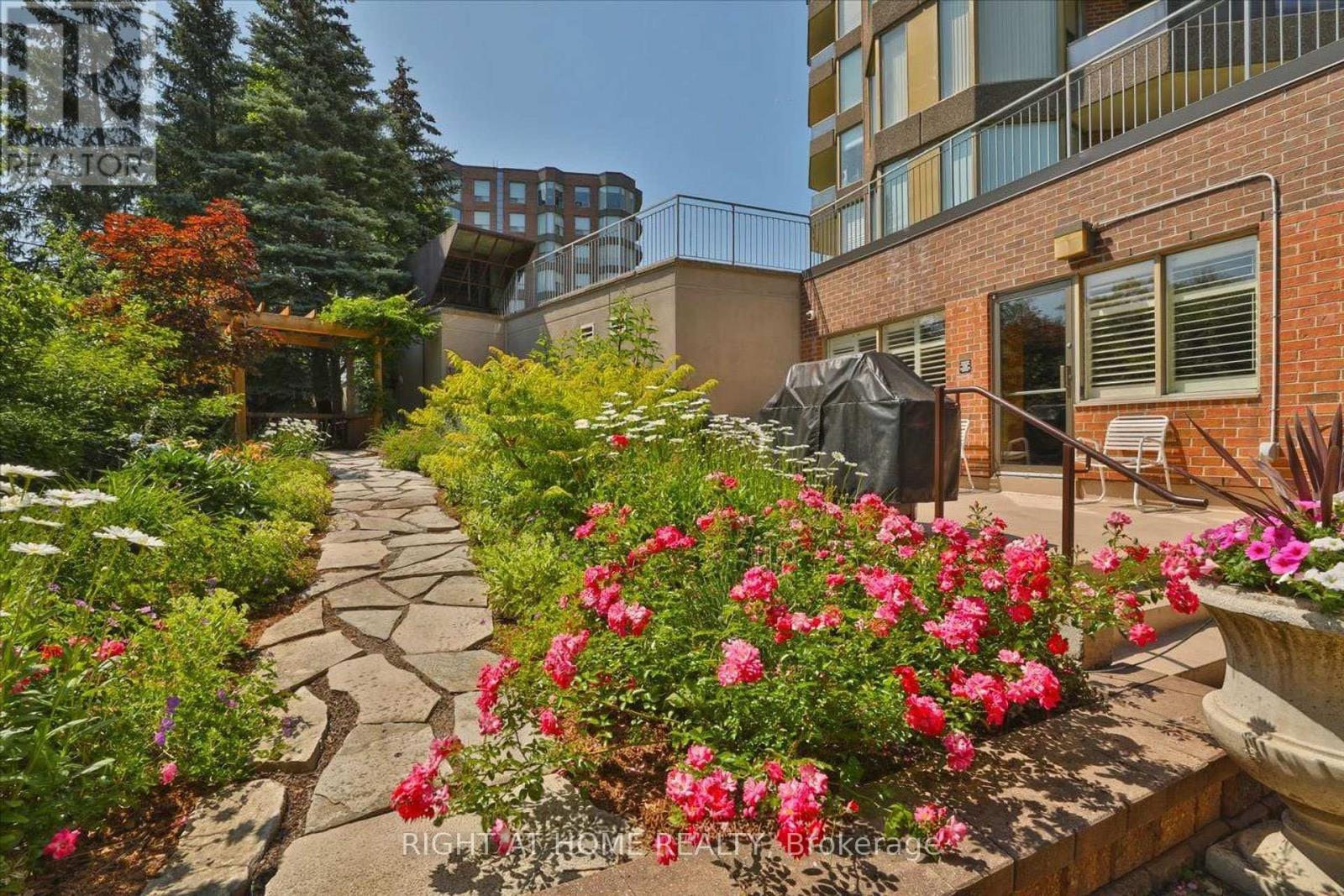 702 - 1901 Pilgrims Way, Oakville, Ontario  L6M 2W9 - Photo 47 - W12903538