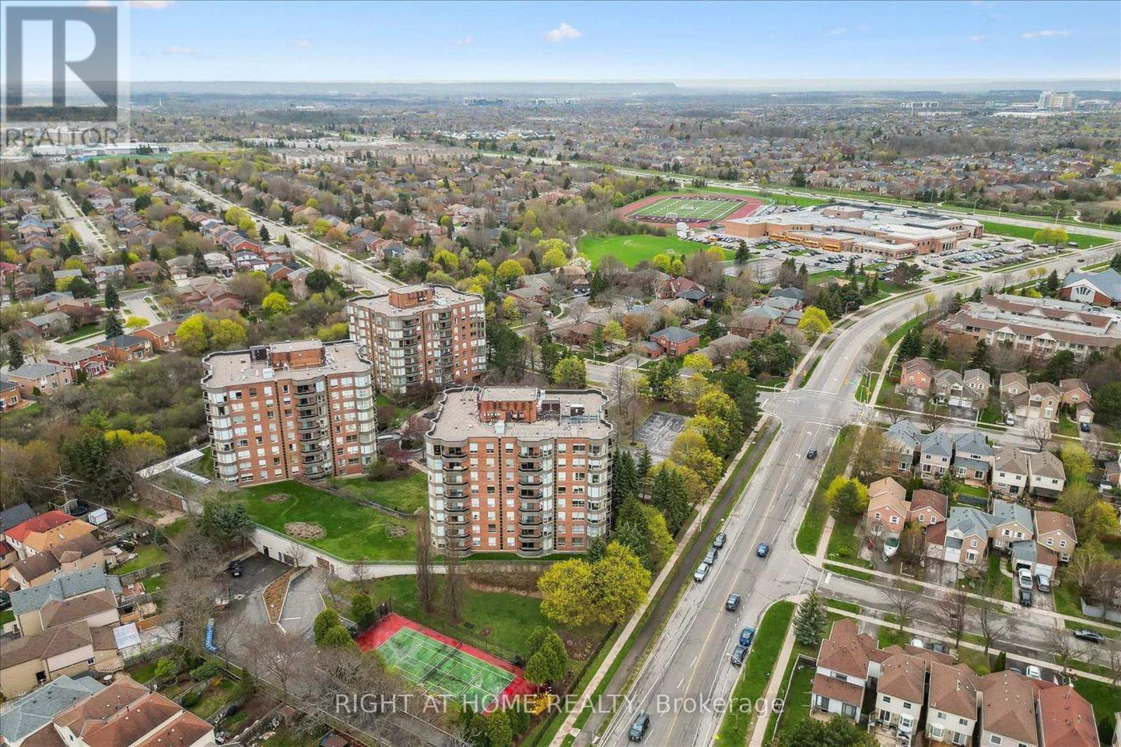 702 - 1901 Pilgrims Way, Oakville, Ontario  L6M 2W9 - Photo 49 - W12903538