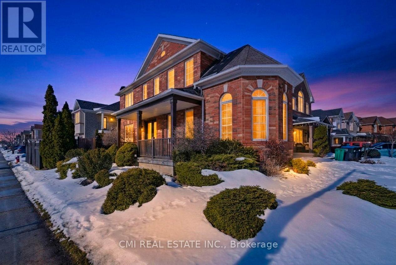 3927 Mayla Drive, Mississauga, Ontario  L5M 7Y9 - Photo 1 - W12903562