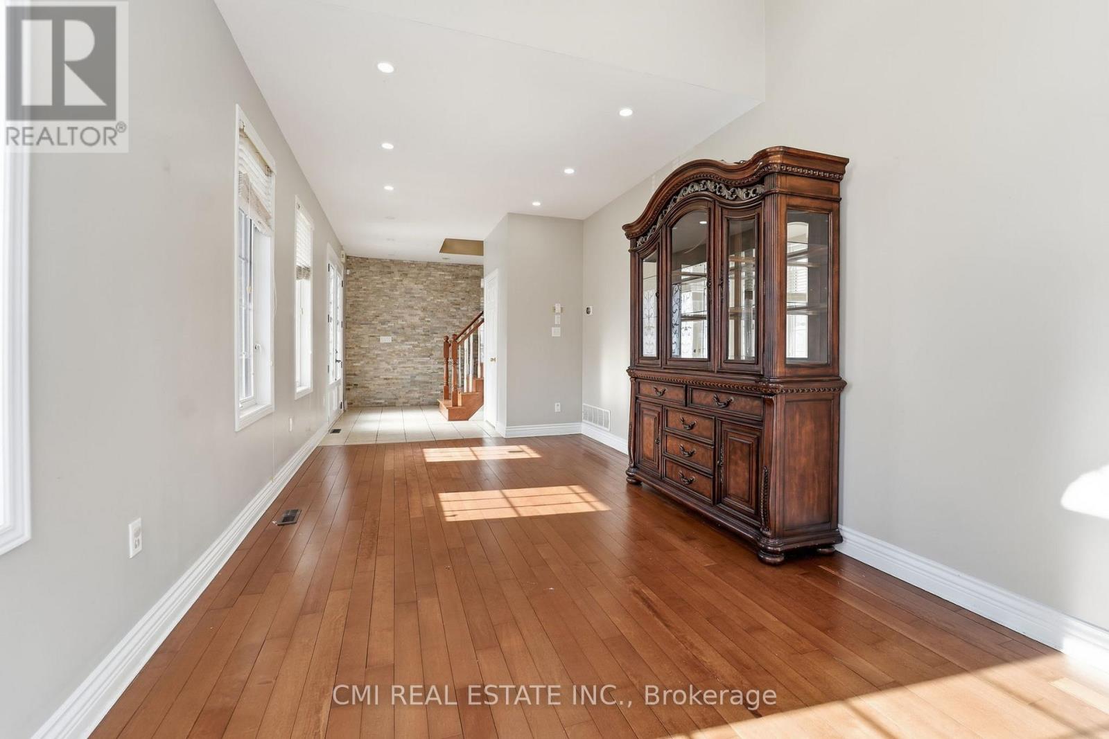 3927 Mayla Drive, Mississauga, Ontario  L5M 7Y9 - Photo 11 - W12903562