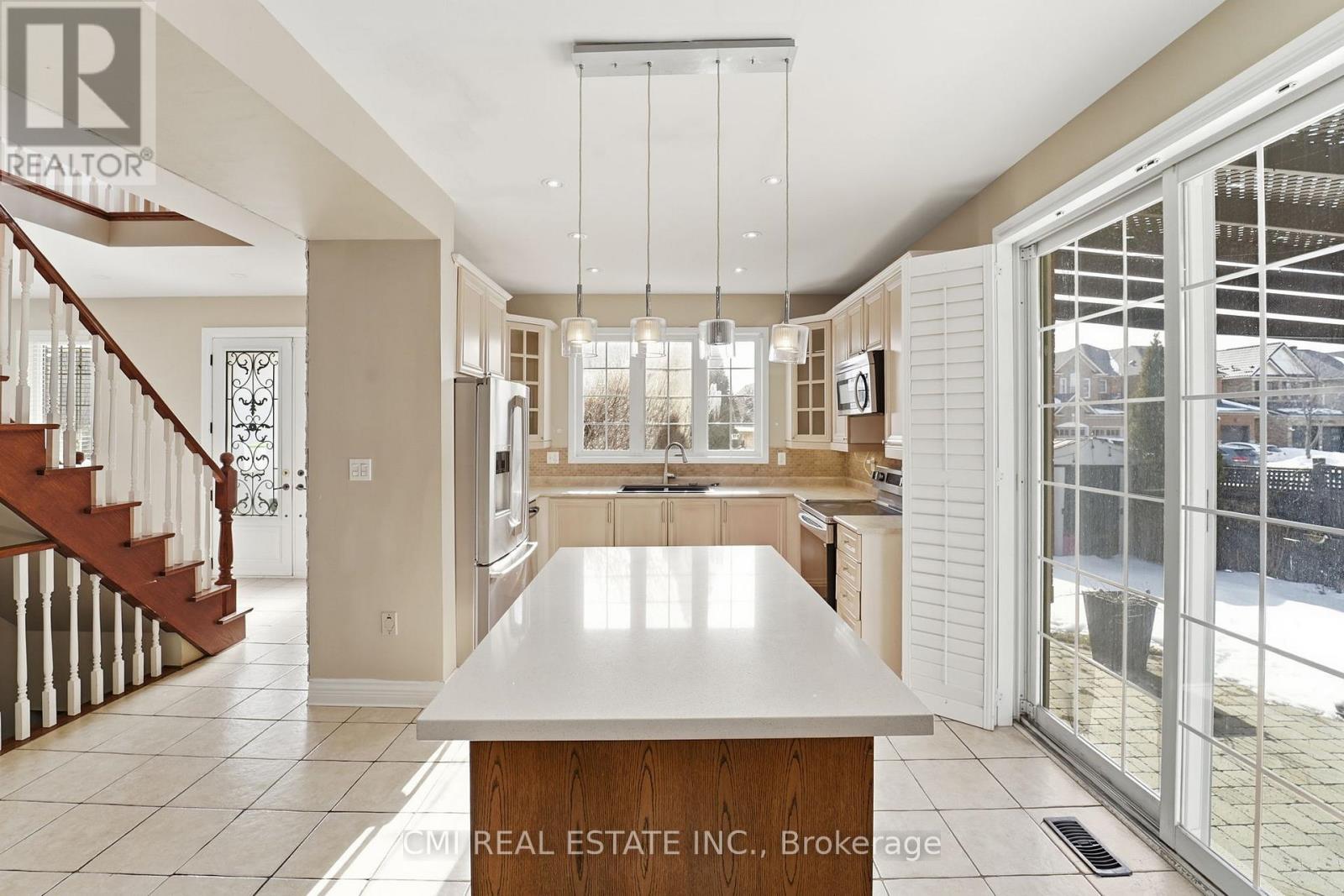 3927 Mayla Drive, Mississauga, Ontario  L5M 7Y9 - Photo 15 - W12903562