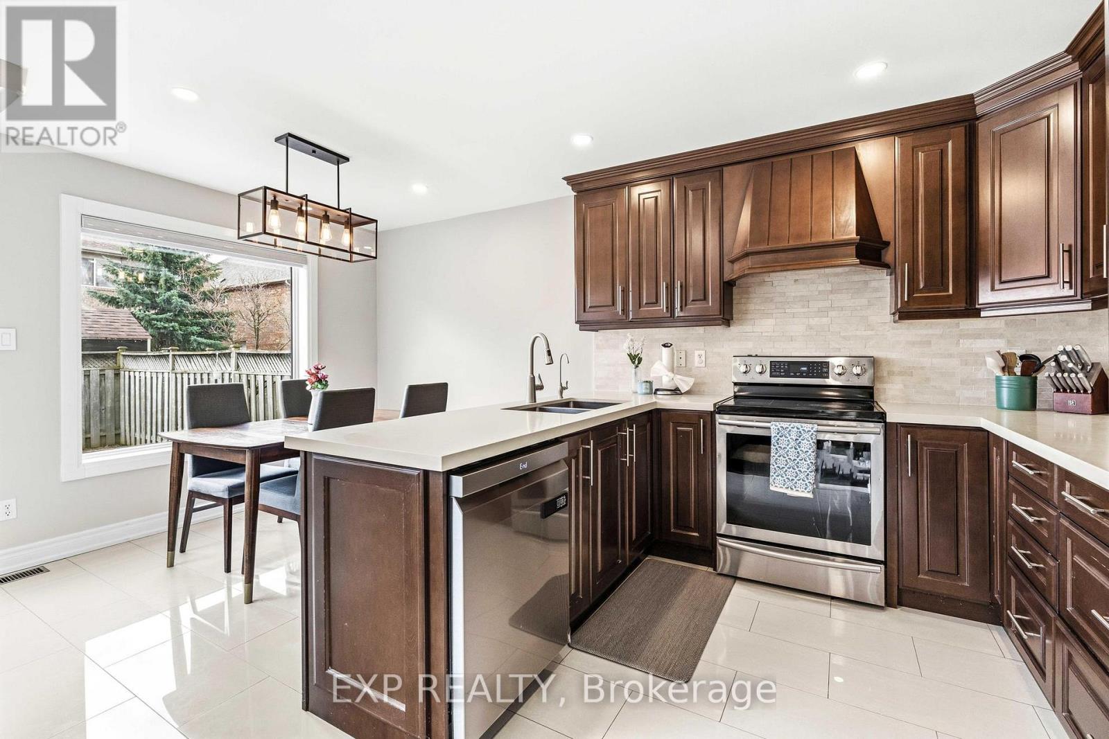 3125 Caulfield Crescent, Mississauga, Ontario  L5M 6J8 - Photo 11 - W12903574