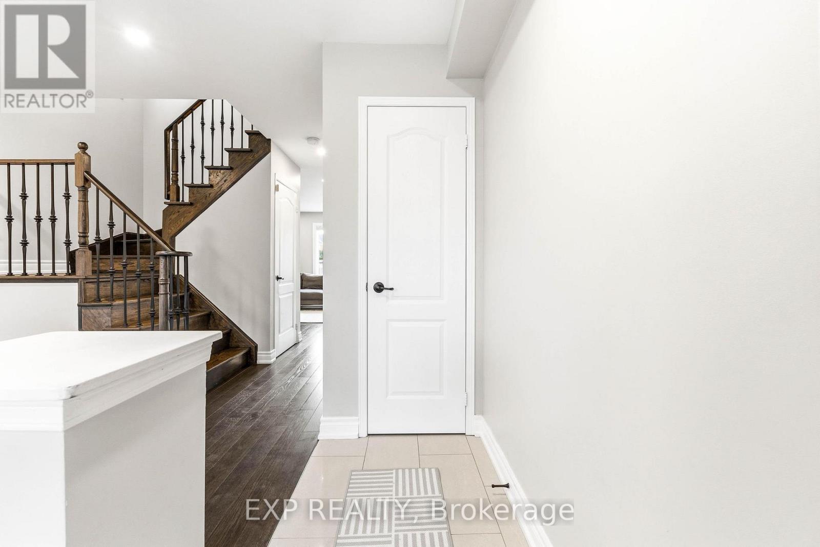 3125 Caulfield Crescent, Mississauga, Ontario  L5M 6J8 - Photo 4 - W12903574