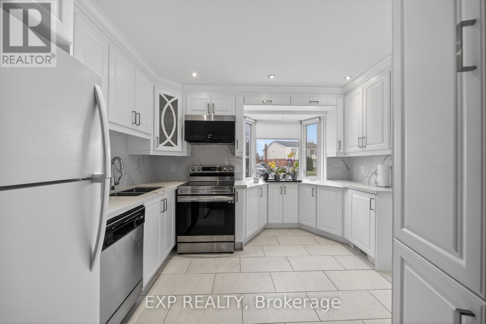 57 Tindale Road, Brampton, Ontario  L6V 2G8 - Photo 8 - W12903582