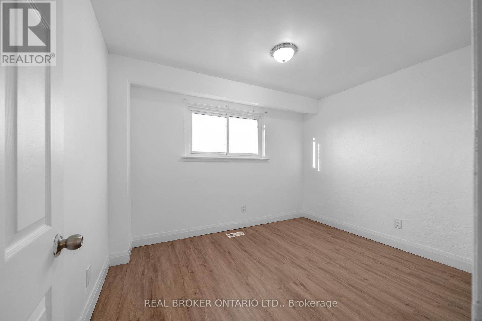 Main - 2518 Harman Court, Mississauga, Ontario  L5J 1T8 - Photo 7 - W12903626