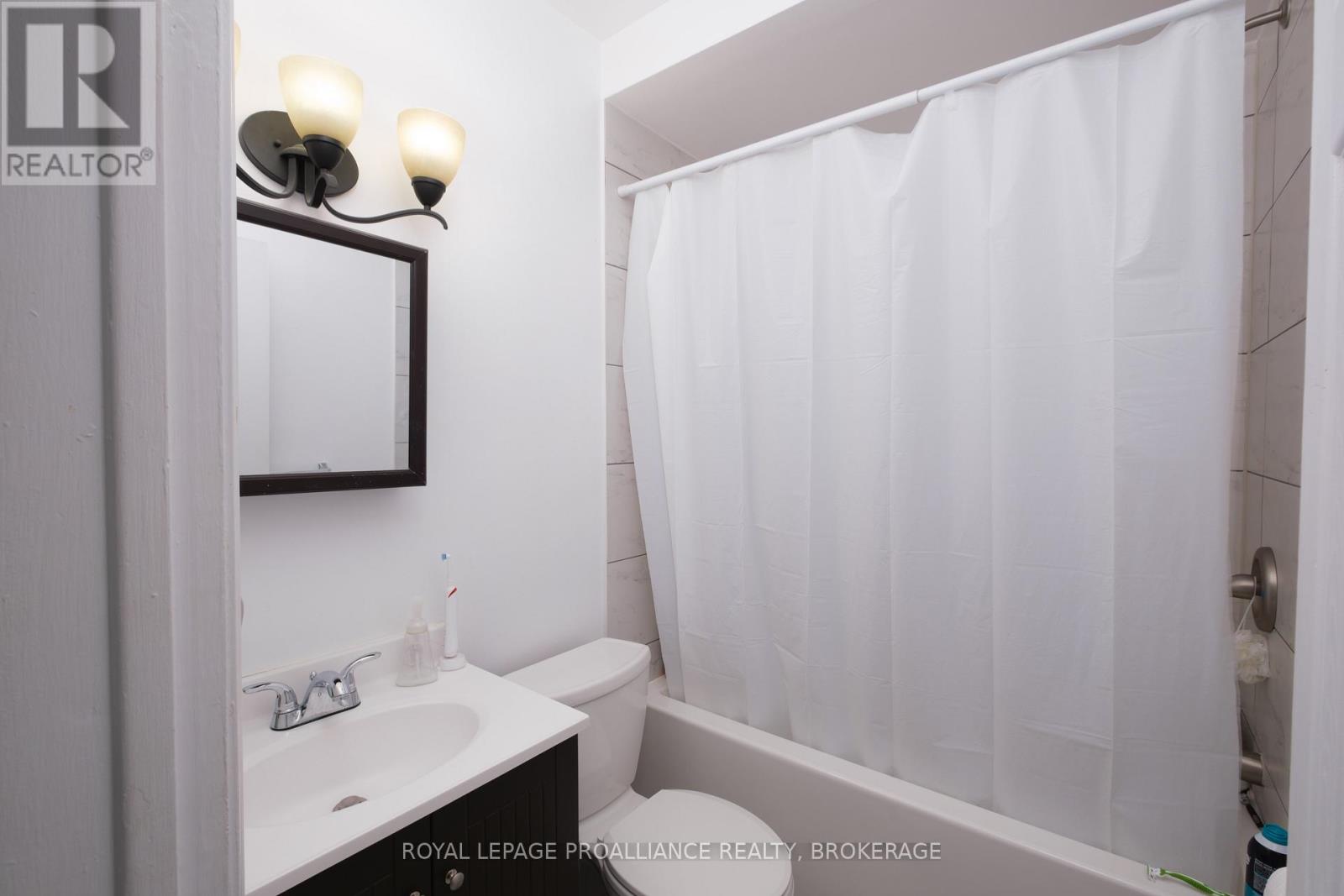 35 Hamilton Street, Kingston, Ontario  K7K 1P1 - Photo 10 - X12903540