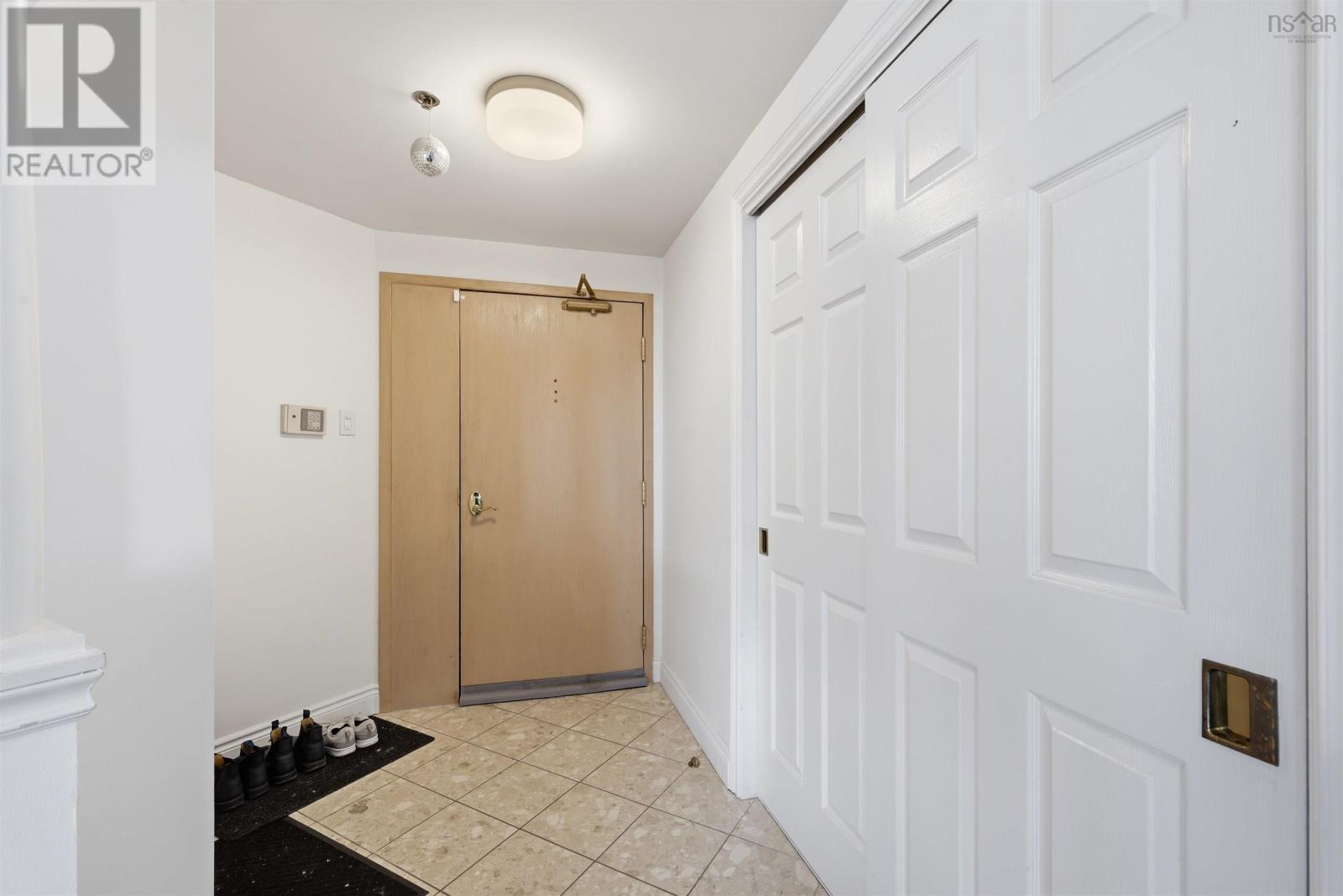 1002 1465 Brenton Street, Halifax, Nova Scotia  B3J 3T3 - Photo 2 - 202604783