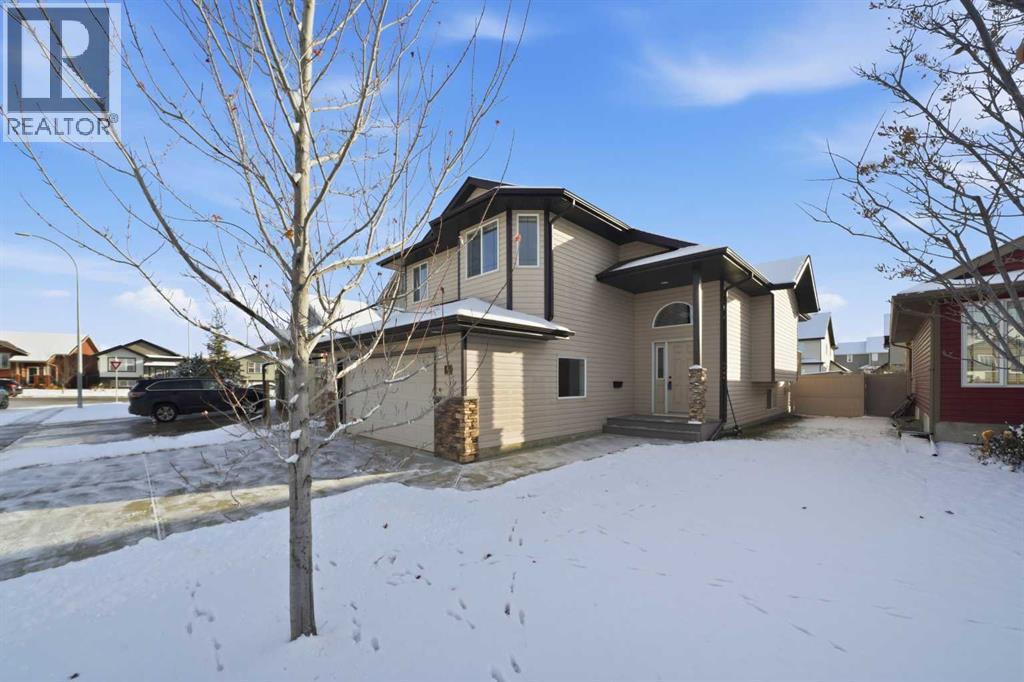 9 Thomas Place, Red Deer, Alberta  T4P 0L7 - Photo 2 - A2271904
