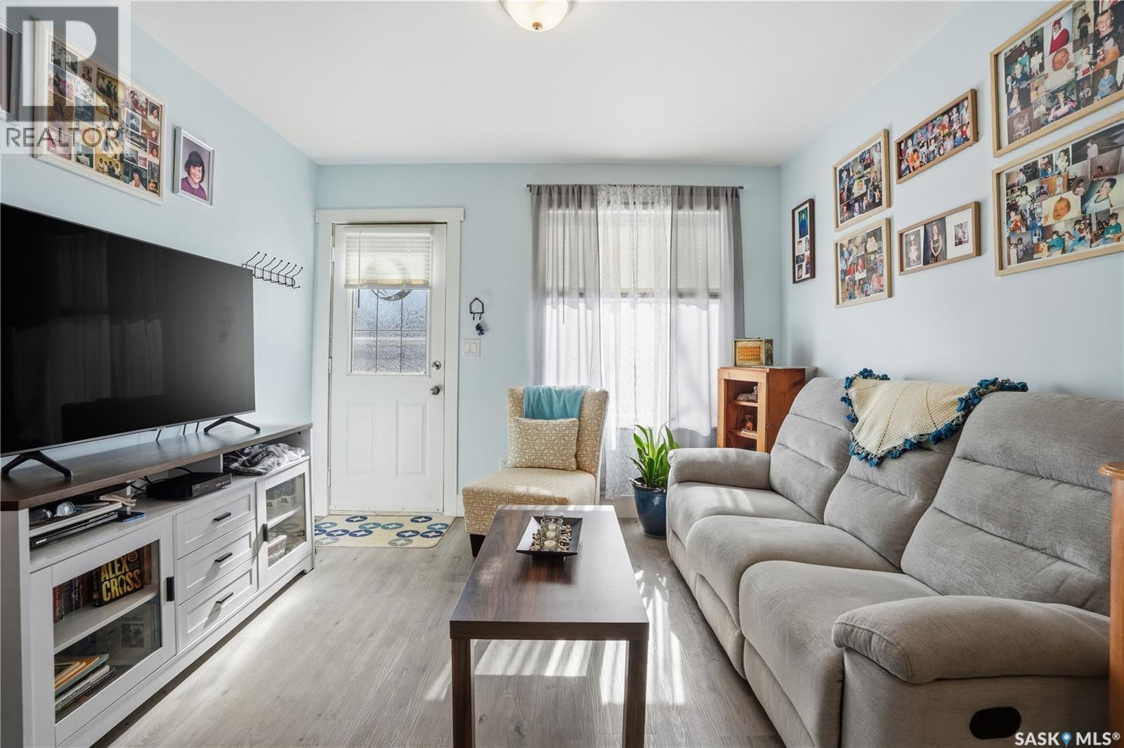 44 Lillooet Street W, Moose Jaw, Saskatchewan  S6H 4Y5 - Photo 4 - SK030903