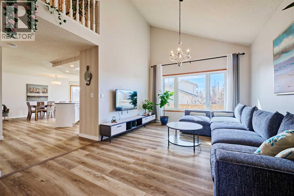 15 Hawkbury Close Nw, Calgary, Alberta  T3G 3N2 - Photo 11 - A2275652