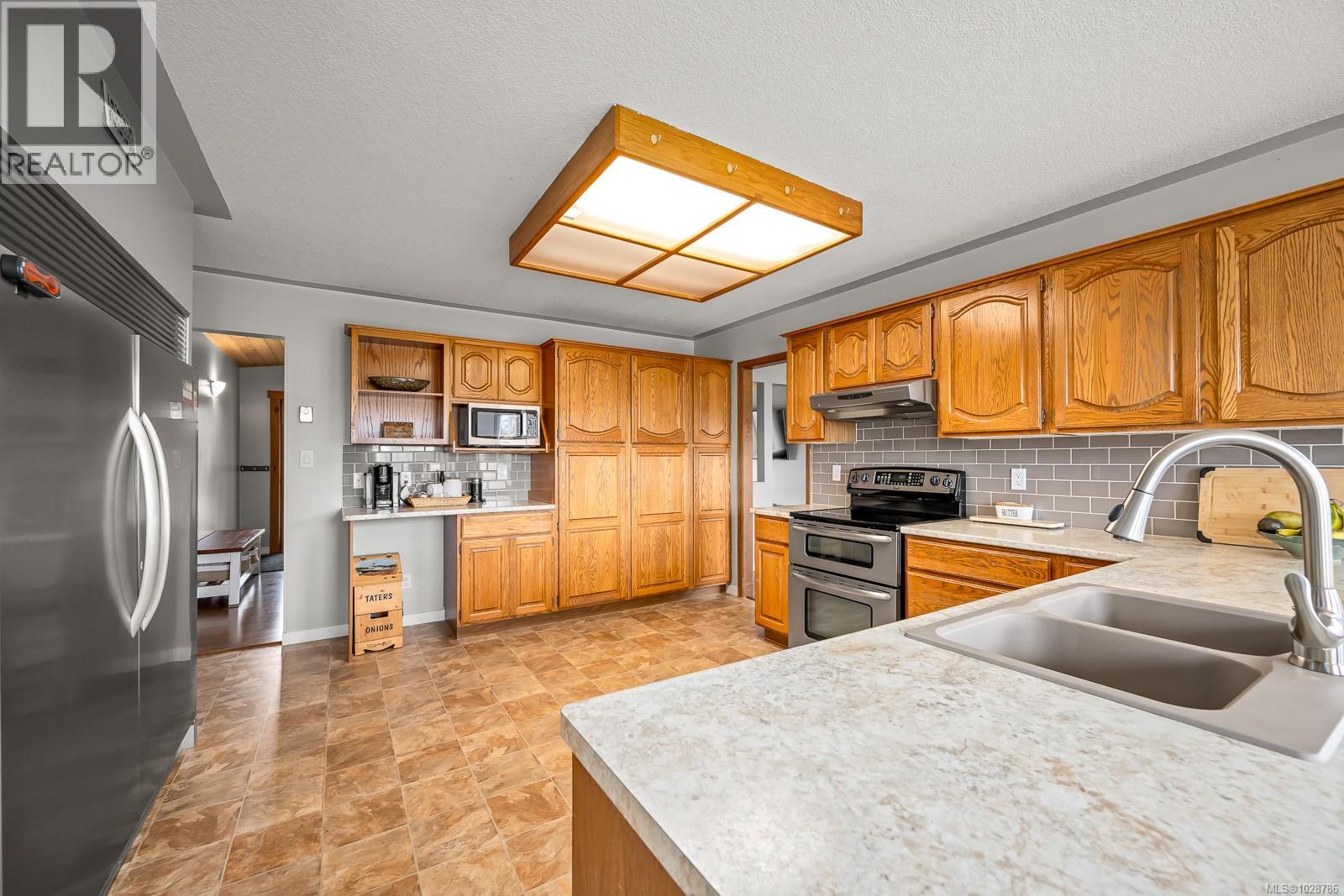 150 Barlow Rd, Campbell River, British Columbia  V9W 1T2 - Photo 10 - 1028786