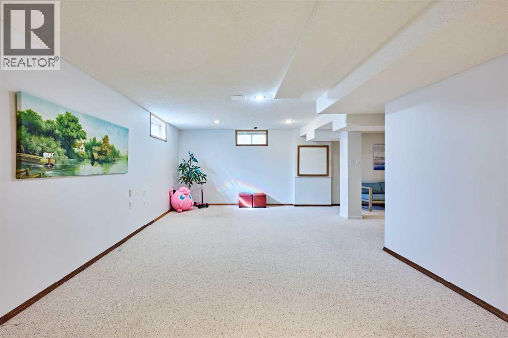 15 Hawkbury Close Nw, Calgary, Alberta  T3G 3N2 - Photo 41 - A2275652