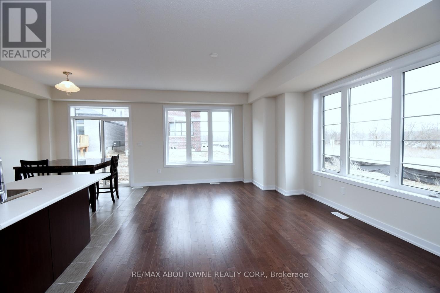 2 Sundin Drive, Haldimand, Ontario  N3W 0H1 - Photo 10 - X12903546