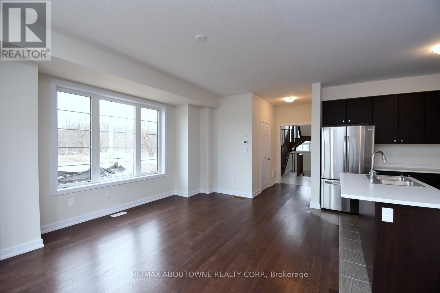 2 Sundin Drive, Haldimand, Ontario  N3W 0H1 - Photo 11 - X12903546