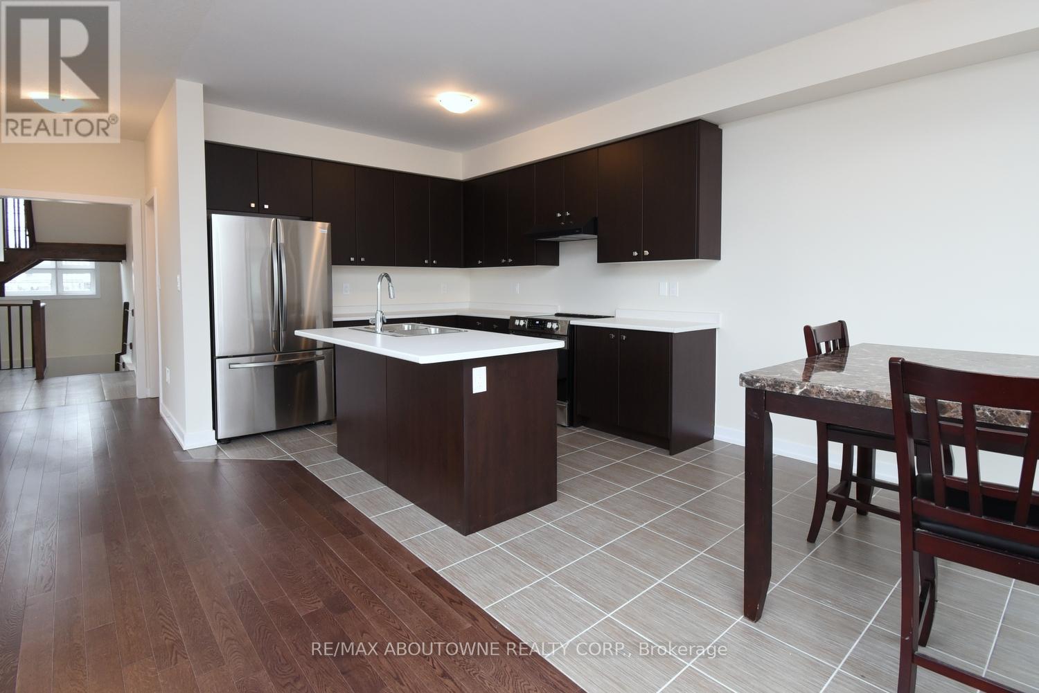 2 Sundin Drive, Haldimand, Ontario  N3W 0H1 - Photo 14 - X12903546