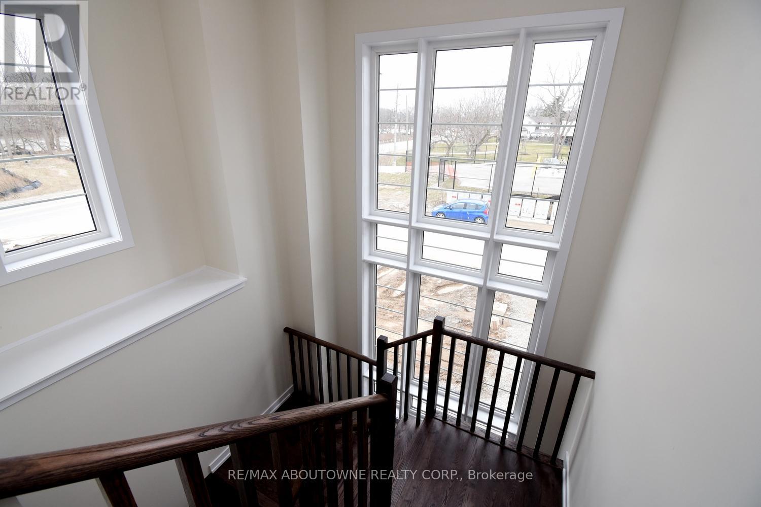 2 Sundin Drive, Haldimand, Ontario  N3W 0H1 - Photo 24 - X12903546