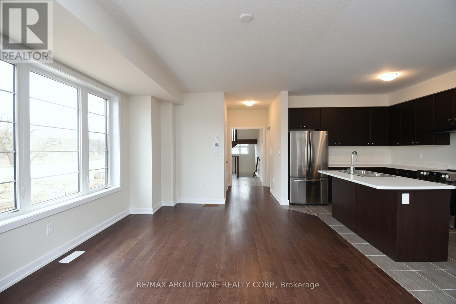 2 Sundin Drive, Haldimand, Ontario  N3W 0H1 - Photo 9 - X12903546