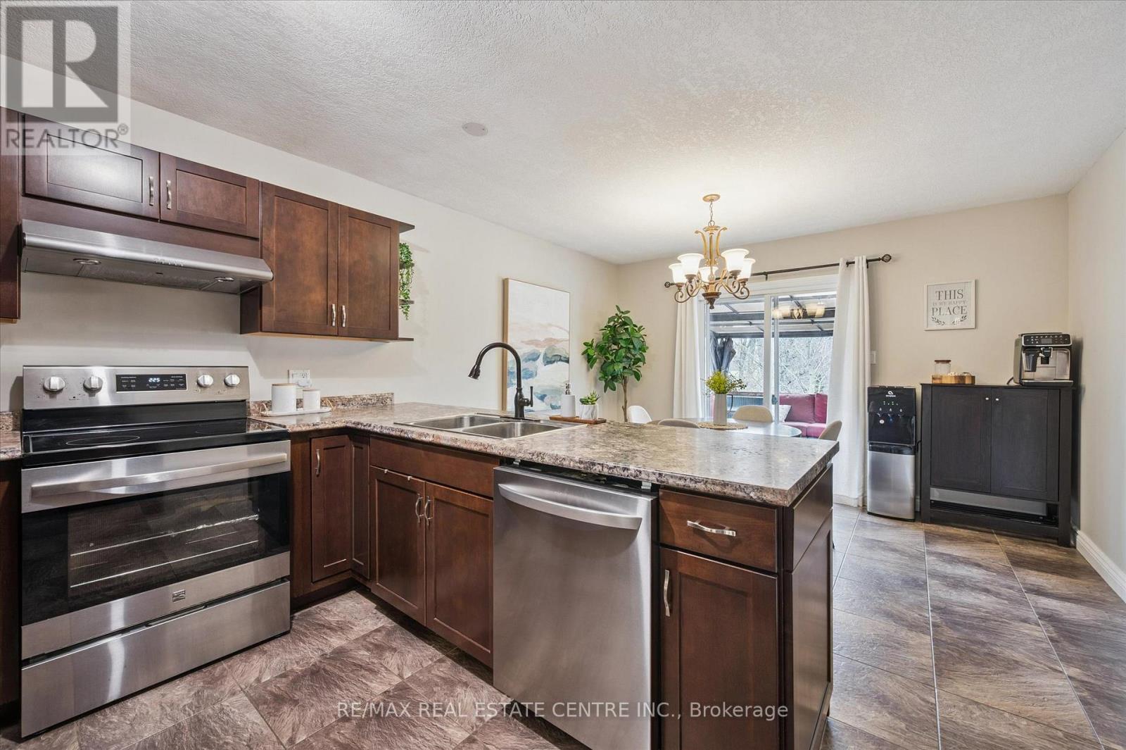 104 Kent Street, Cambridge, Ontario  N1S 4H2 - Photo 12 - X12903566