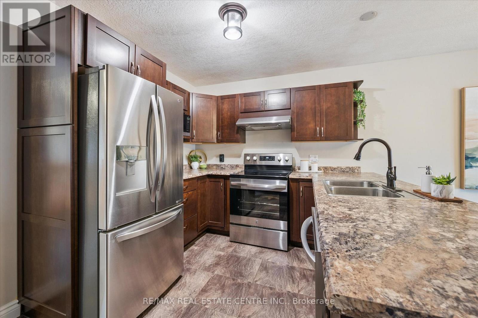 104 Kent Street, Cambridge, Ontario  N1S 4H2 - Photo 13 - X12903566