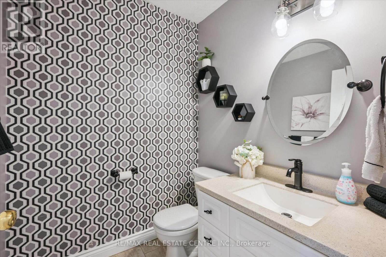 104 Kent Street, Cambridge, Ontario  N1S 4H2 - Photo 8 - X12903566