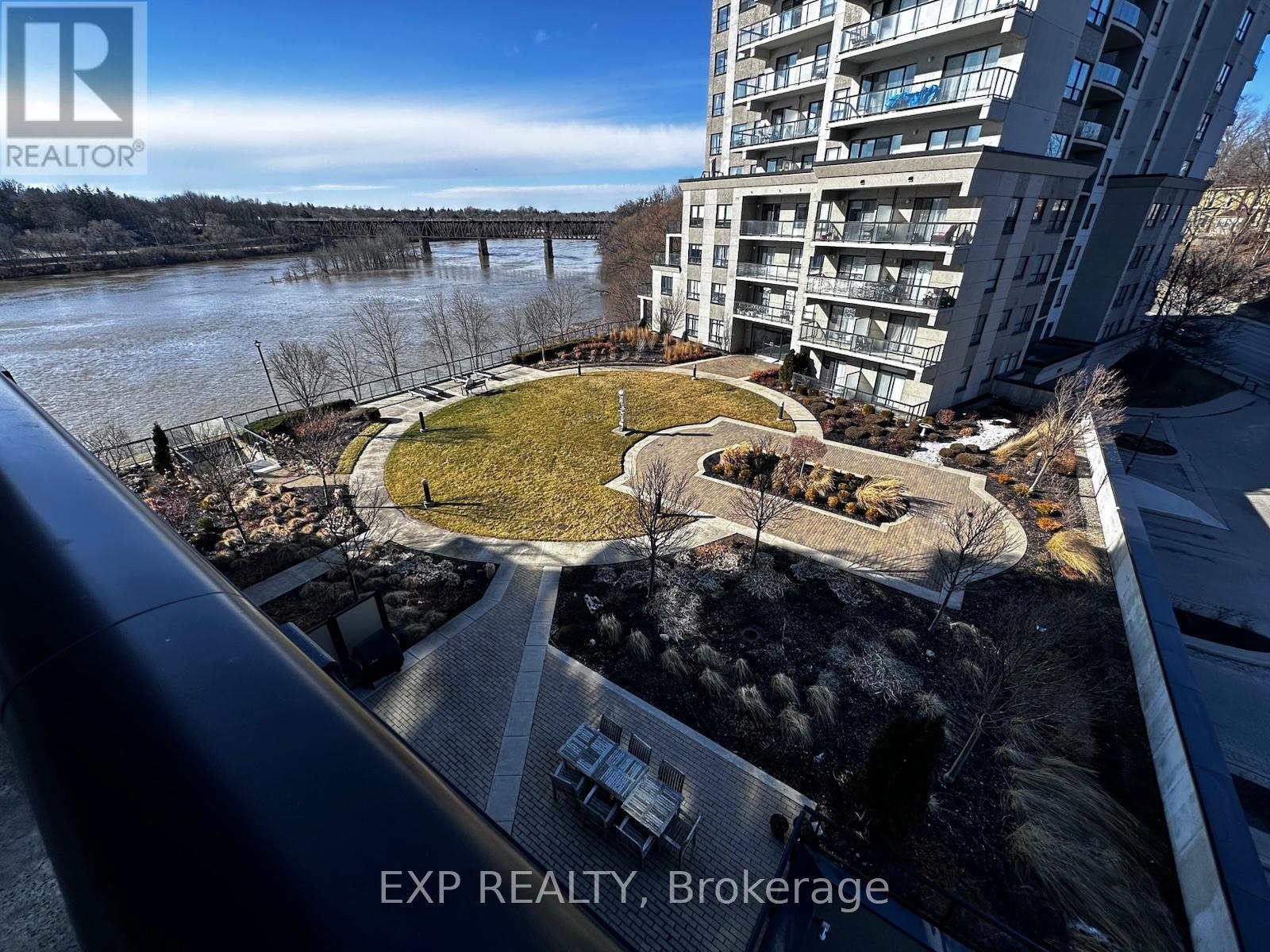 402 - 150 Water Street N, Cambridge, Ontario  N1R 3B6 - Photo 13 - X12903628