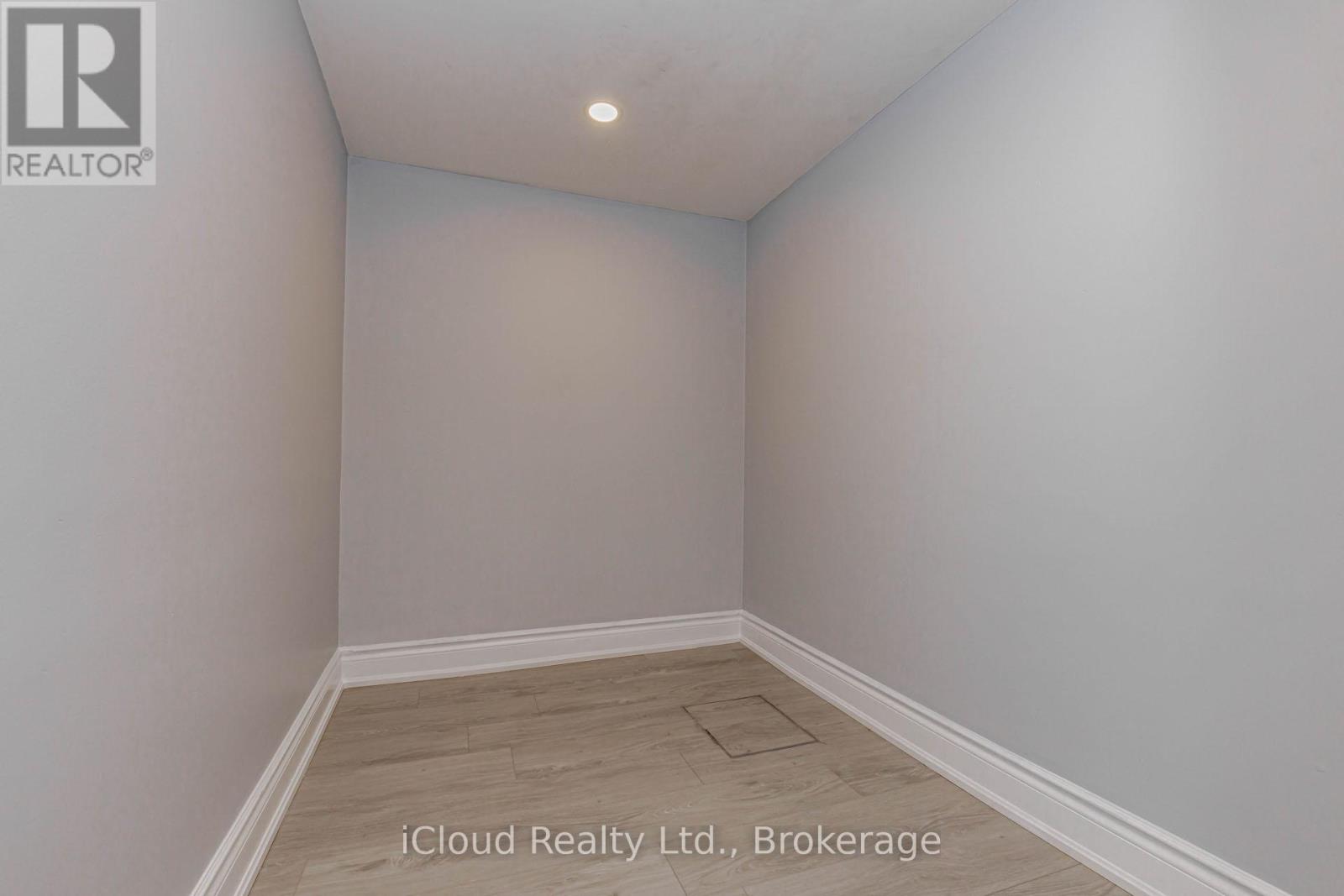 28 Hoffman Street, Kitchener, Ontario  N2M 3M7 - Photo 35 - X12903638